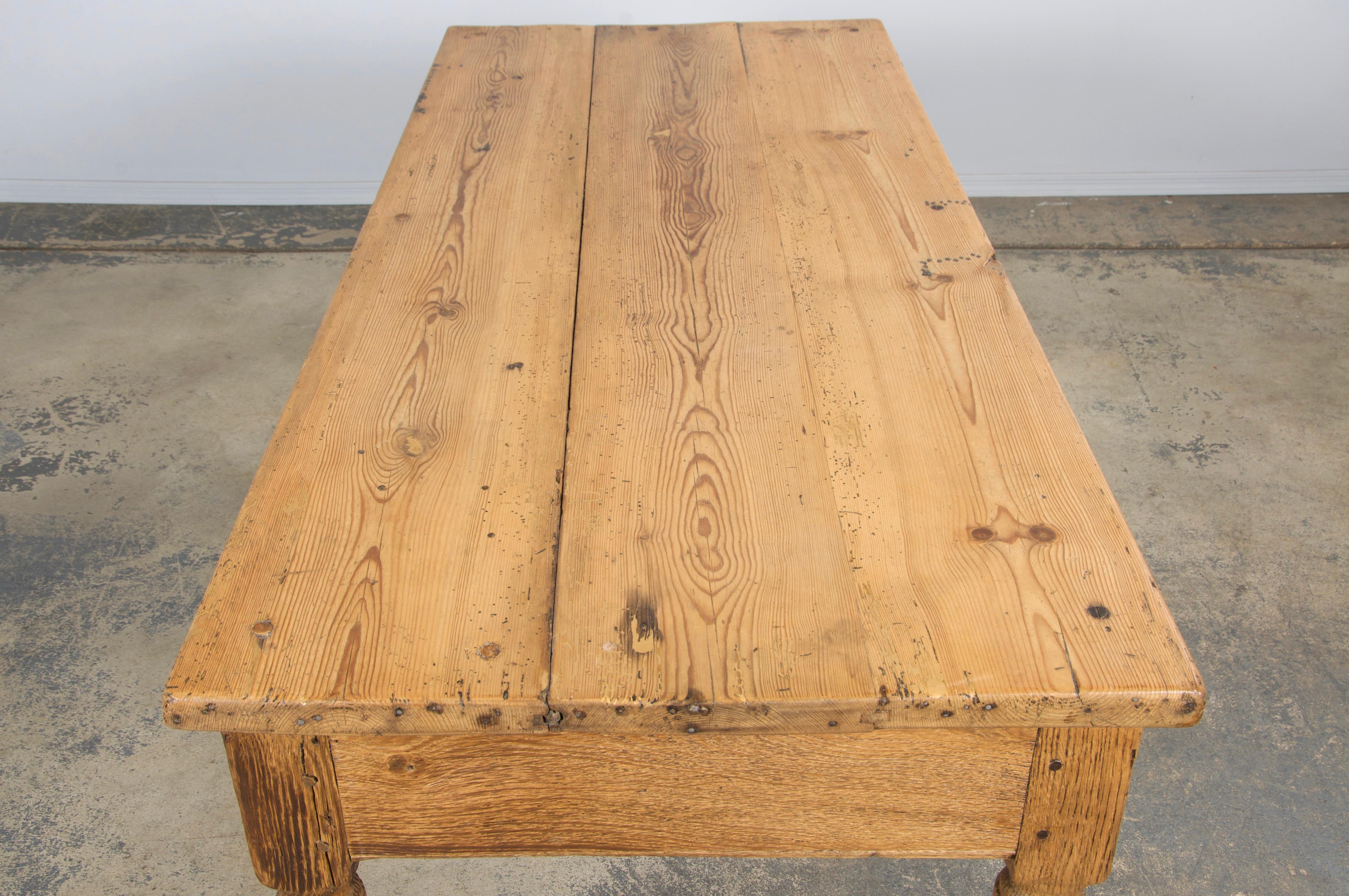 Table de ferme provinciale française du 19ème siècle en bois mélangé en vente 6