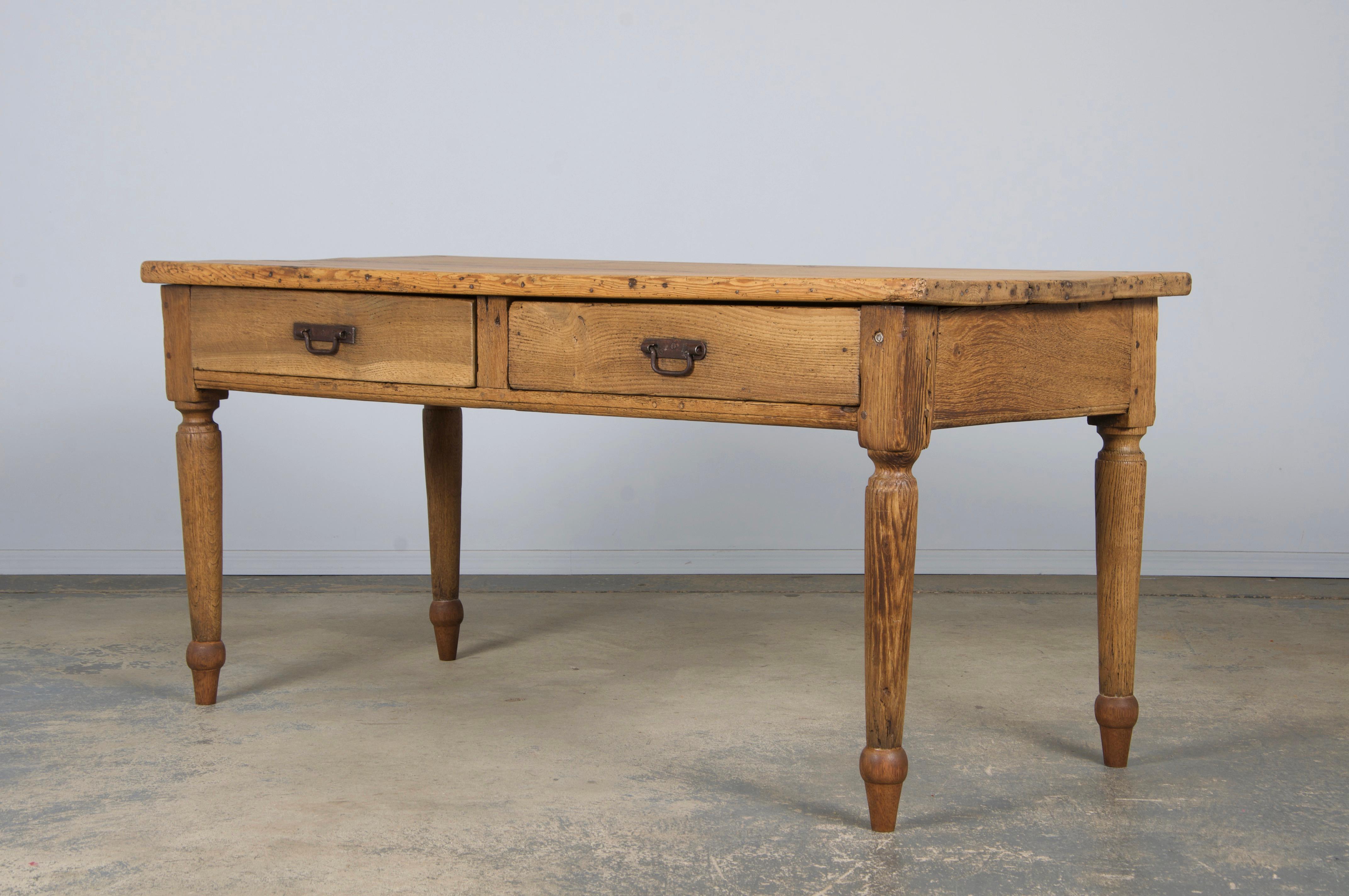 Table de ferme provinciale française du 19ème siècle en bois mélangé en vente 8