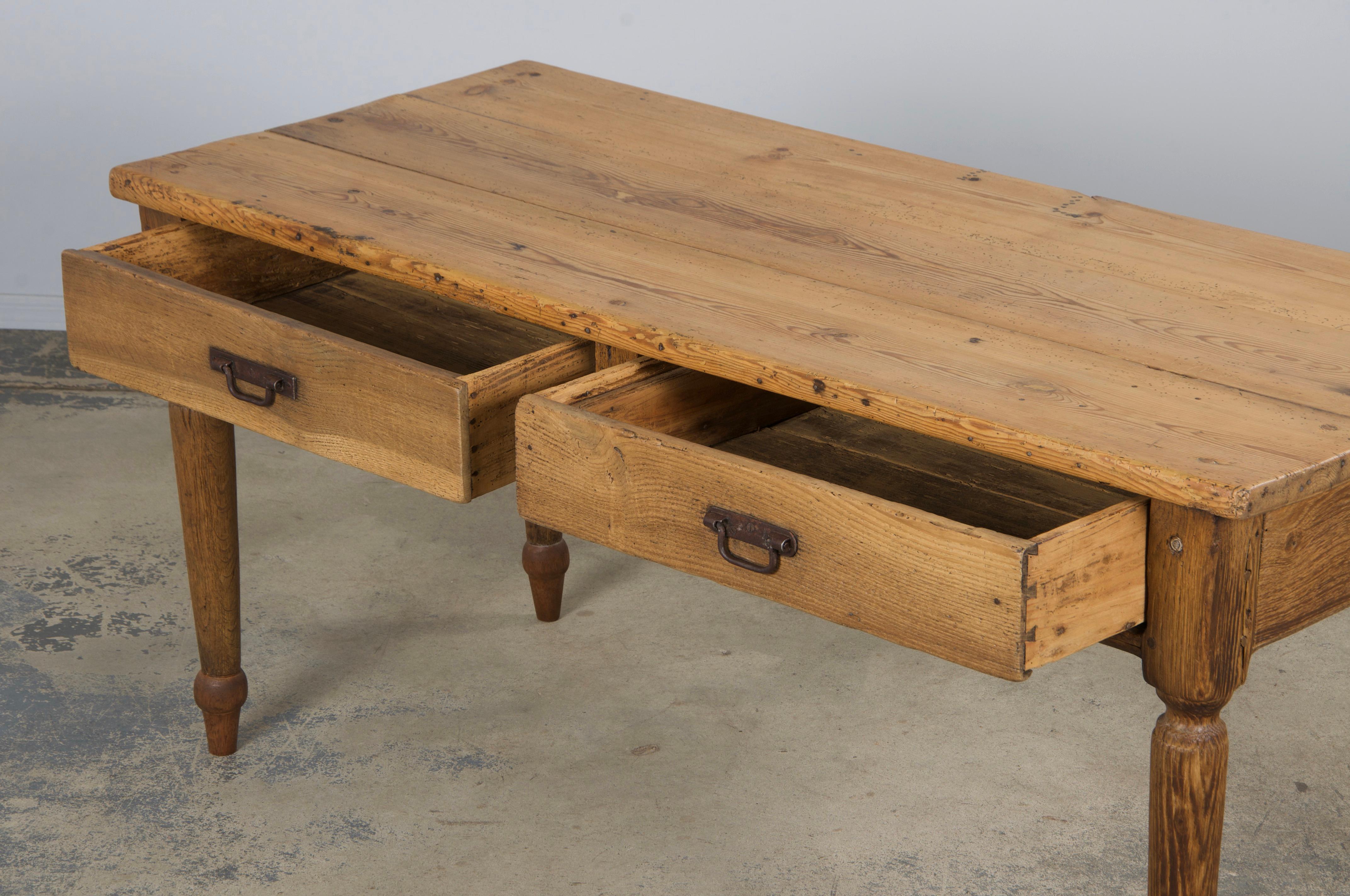 Table de ferme provinciale française du 19ème siècle en bois mélangé en vente 9