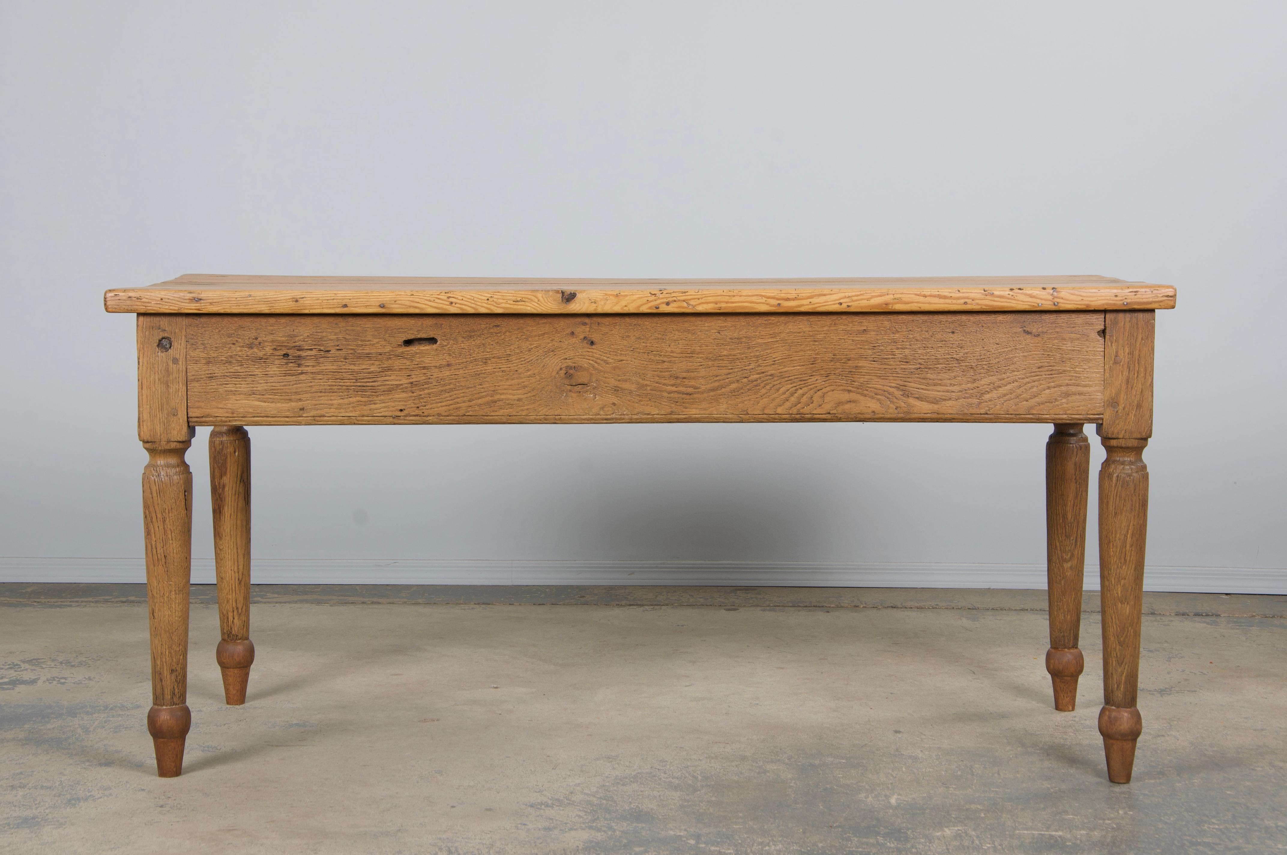 Table de ferme provinciale française du 19ème siècle en bois mélangé en vente 12