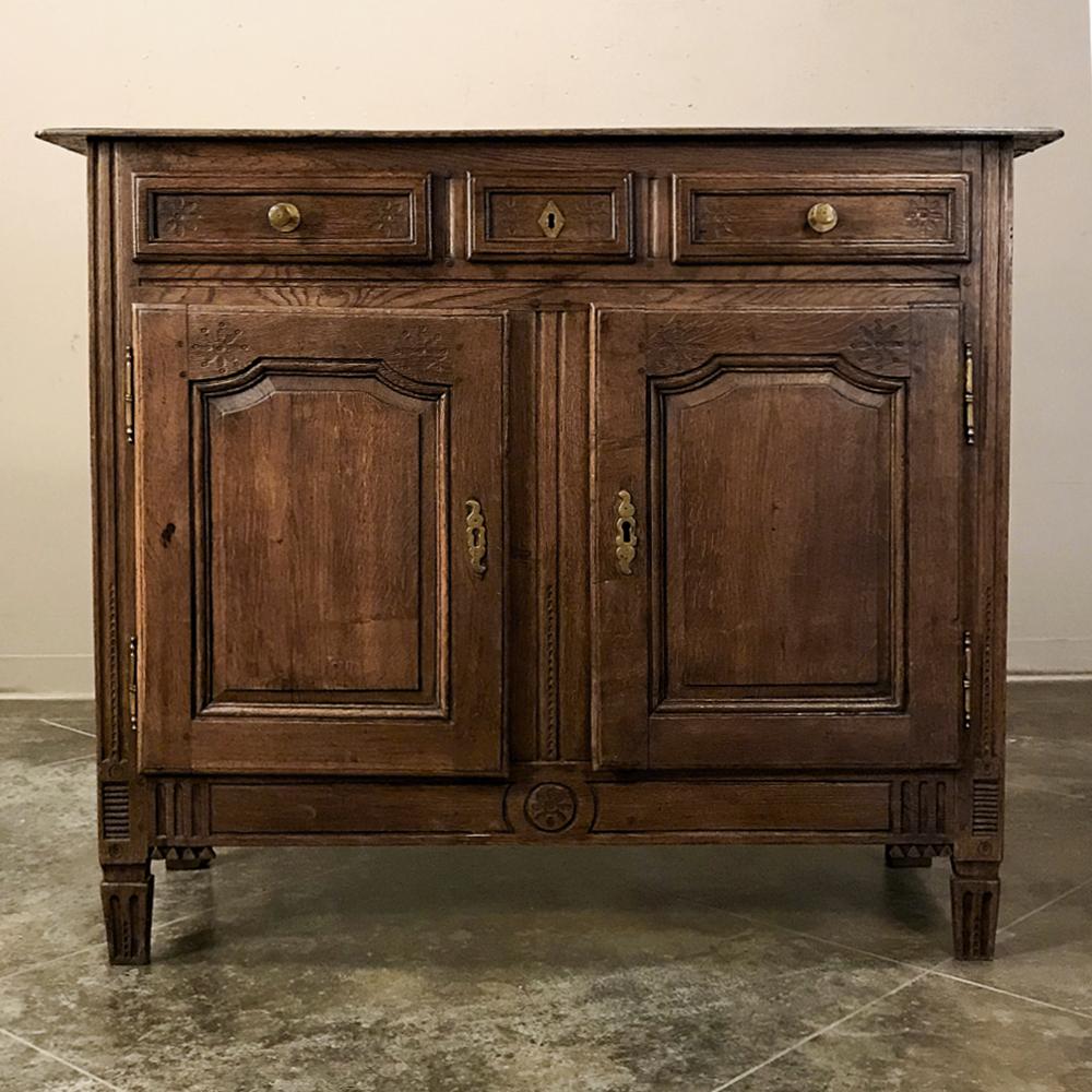 19th Century Country French Provincial Oak Buffet In Good Condition In Dallas, TX