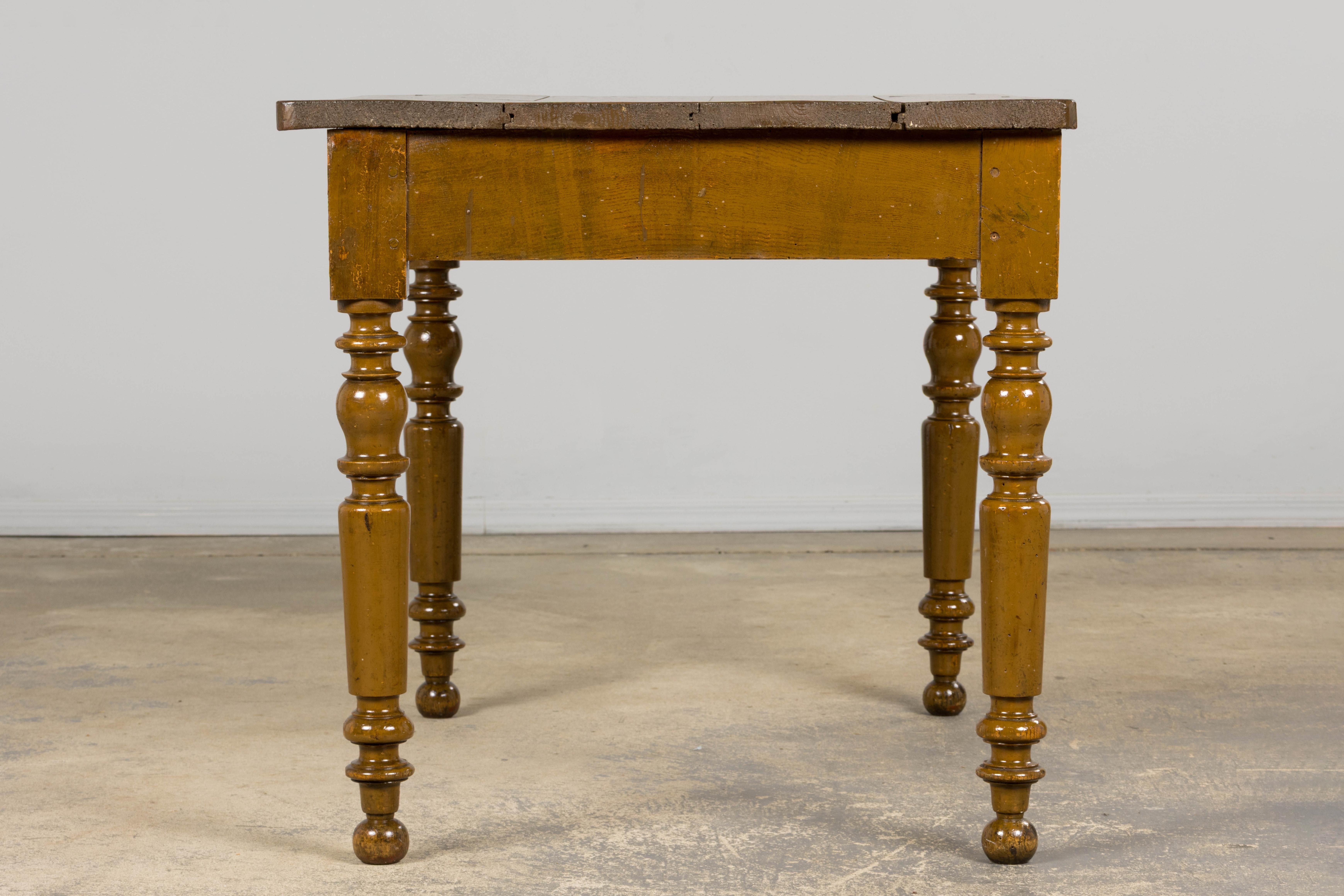 19. Jahrhundert Land Französisch Provincial Gemalt Kiefer Bauernhaus Tisch im Angebot 9