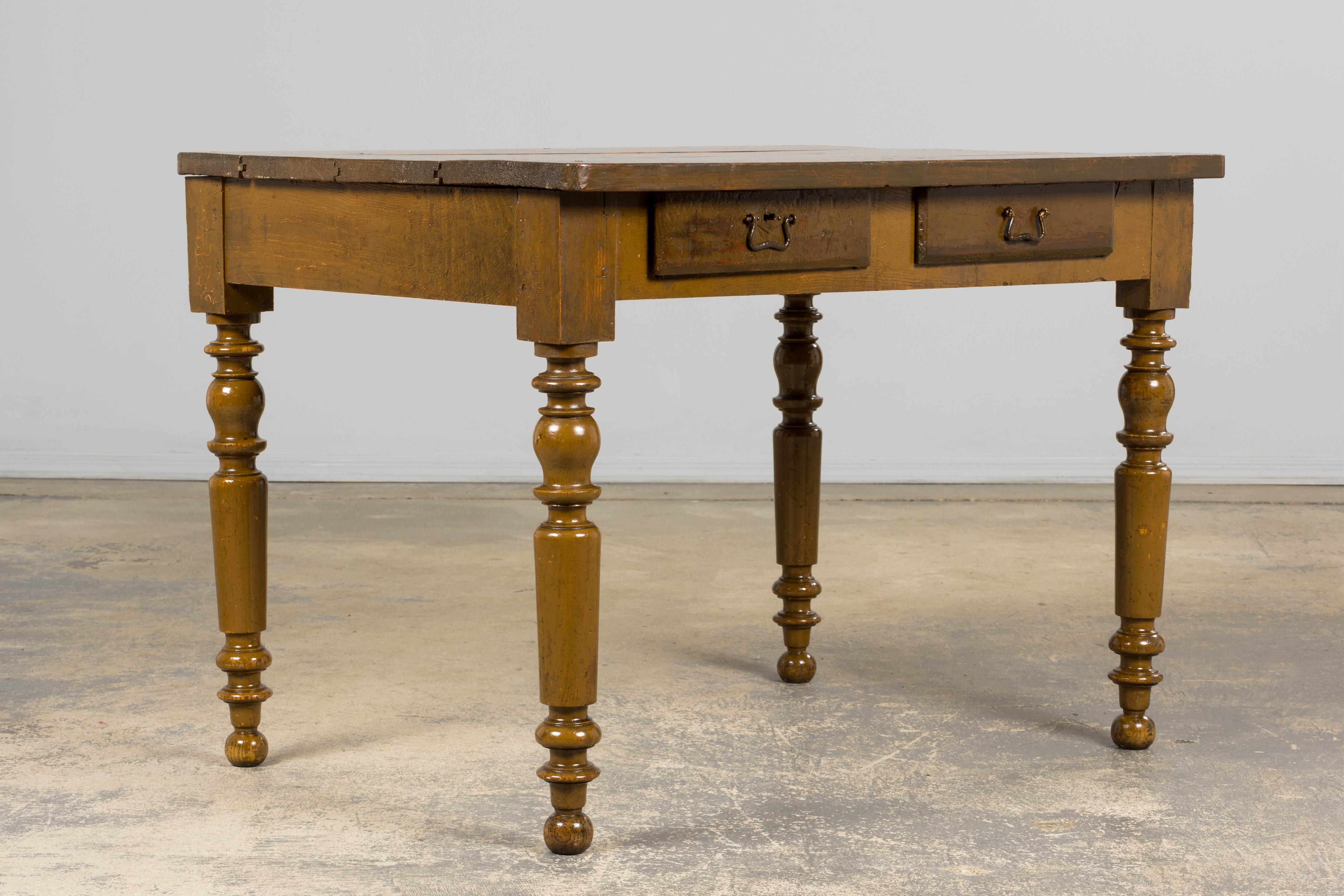 19. Jahrhundert Land Französisch Provincial Gemalt Kiefer Bauernhaus Tisch im Angebot 2
