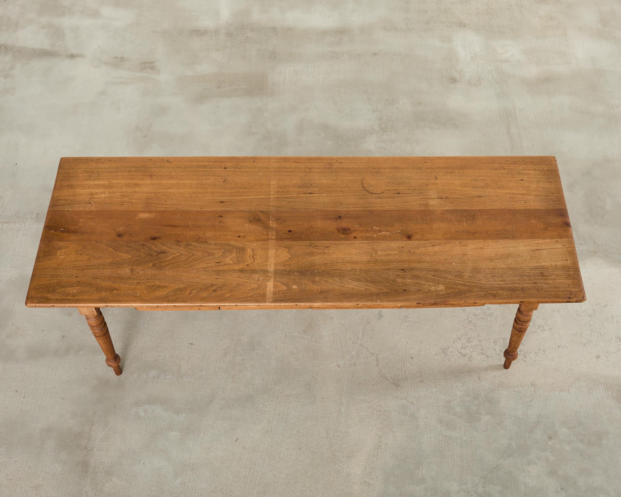 Fatto a mano 19th Century Country French Provincial Pine Farmhouse Dining Table in vendita