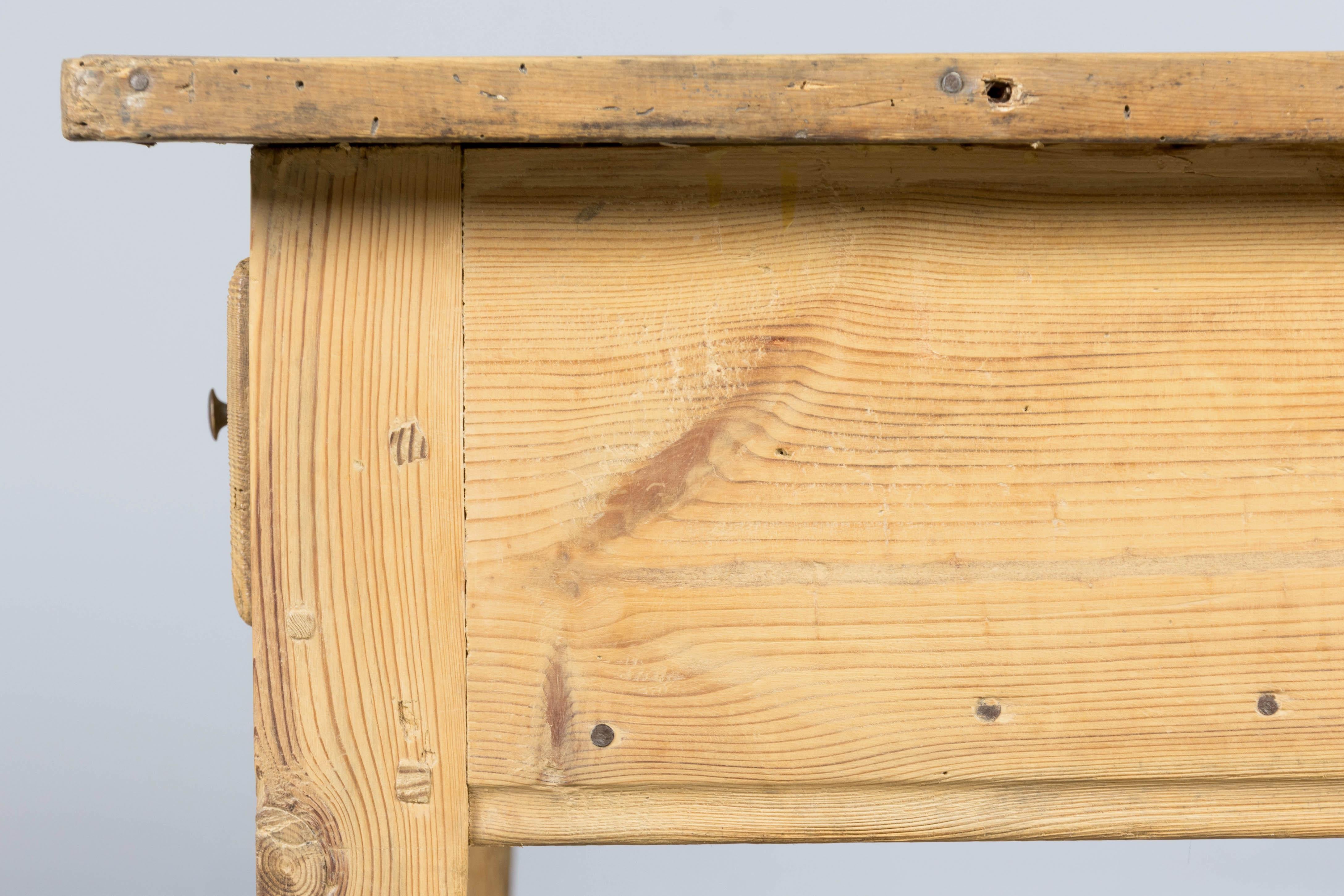 Îlot de ferme en pin providentiel français du 19e siècle en vente 2