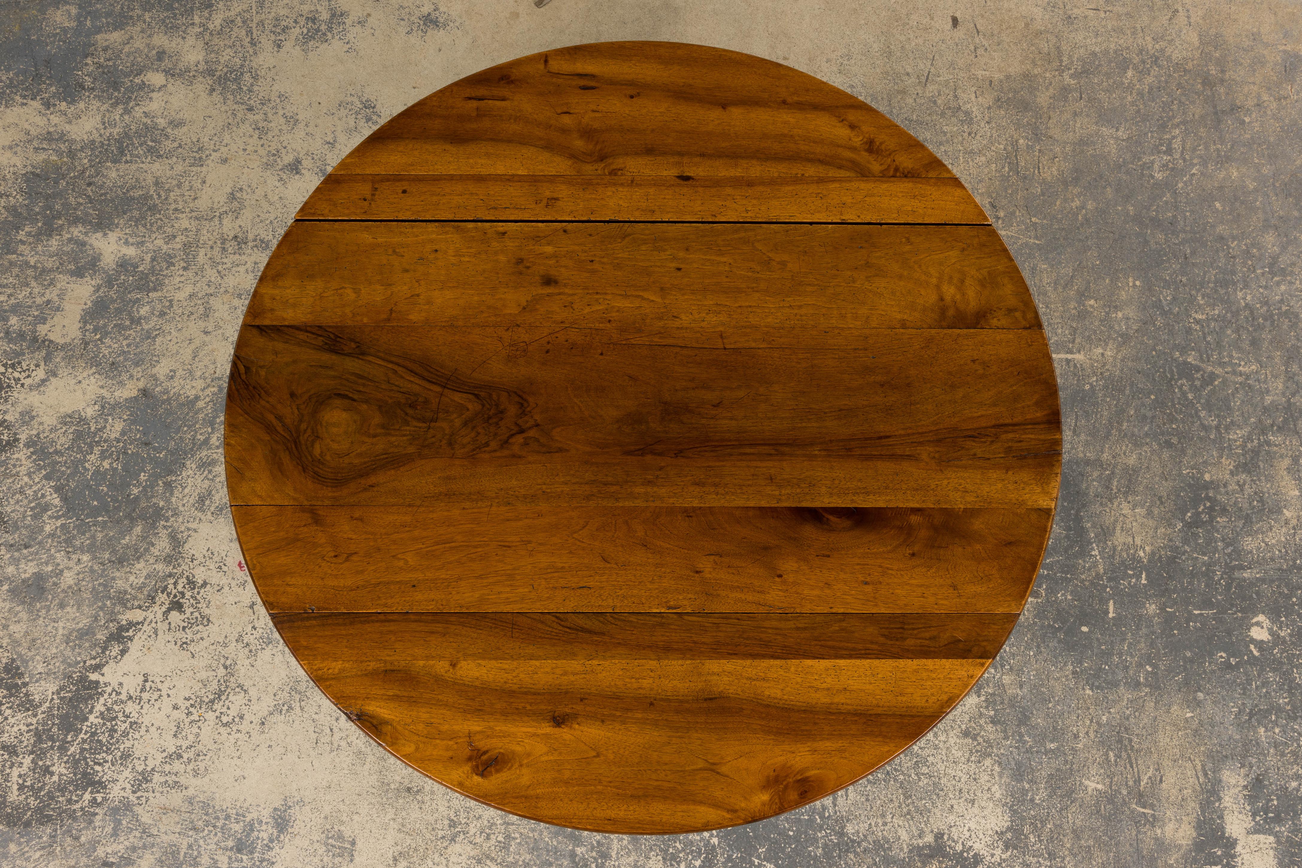 19th Century Country French Provincial Walnut Drop Leaf Table For Sale 7