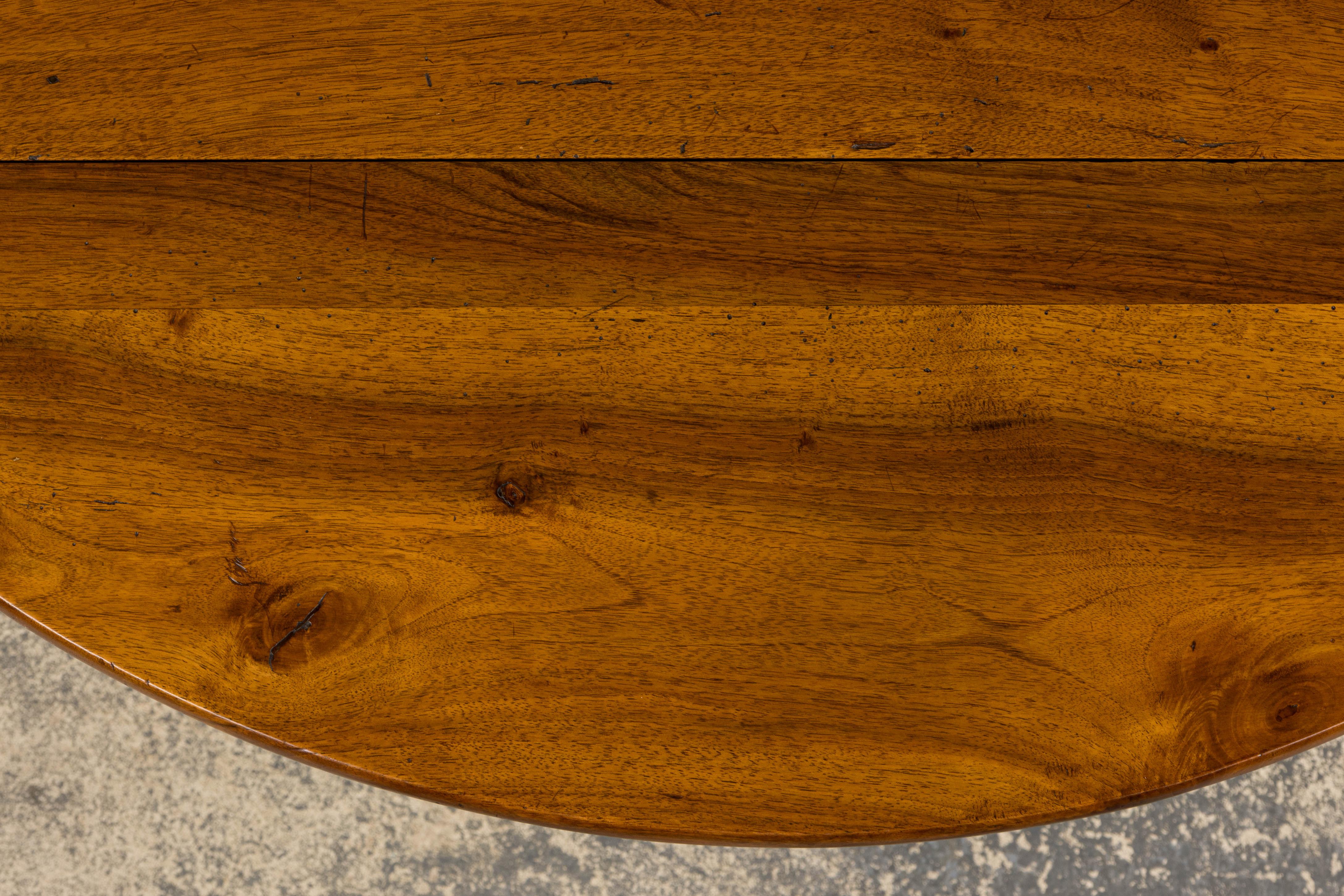 19th Century Country French Provincial Walnut Drop Leaf Table For Sale 8