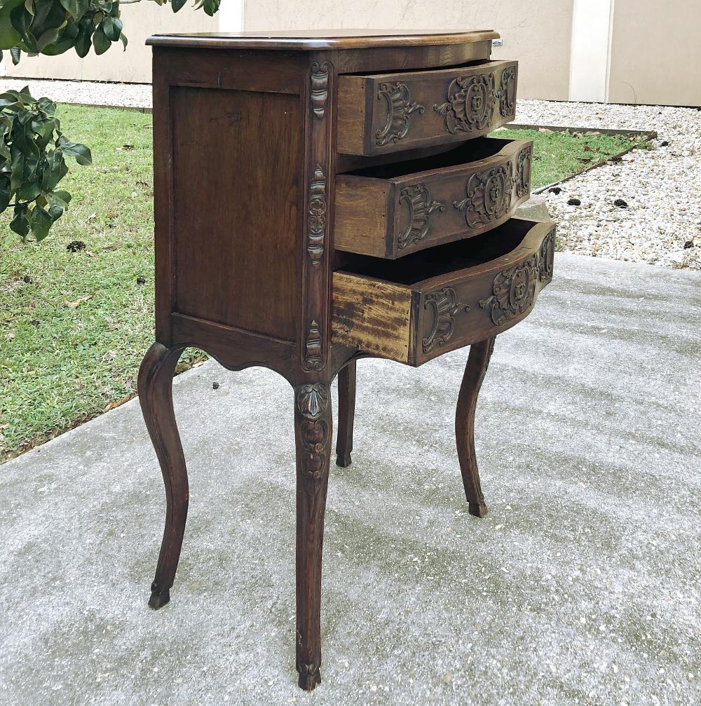 19th Century Country French Regence Commode 1