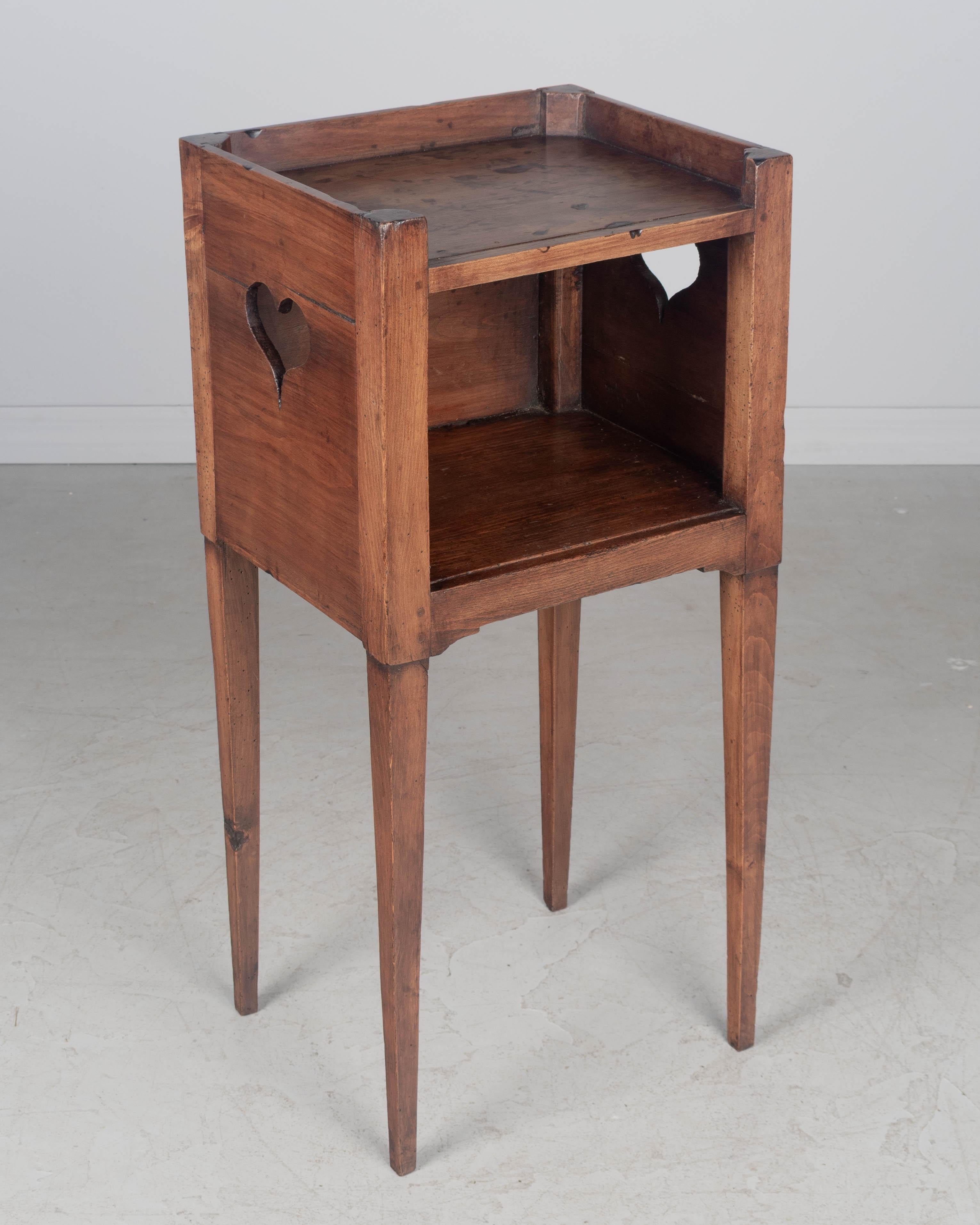 Louis XVI Table d'appoint française du 19e siècle en vente
