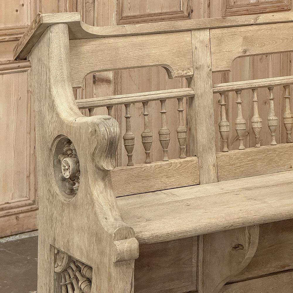 Intagliato a mano Panca da sala a righe francese del XIX secolo ~ Pew in vendita