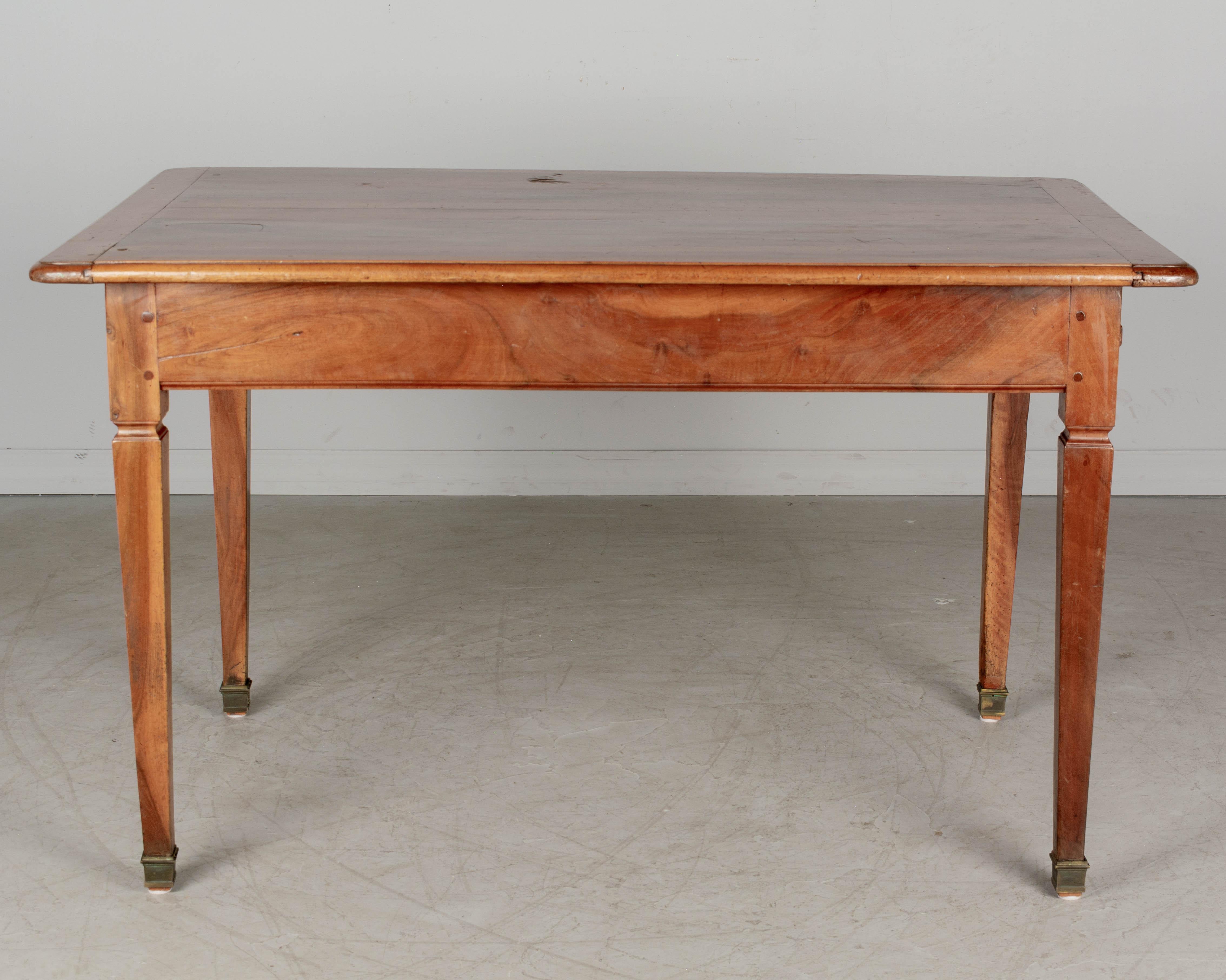 19th Century Country French Walnut Farm Table or Dining Table In Good Condition For Sale In Winter Park, FL