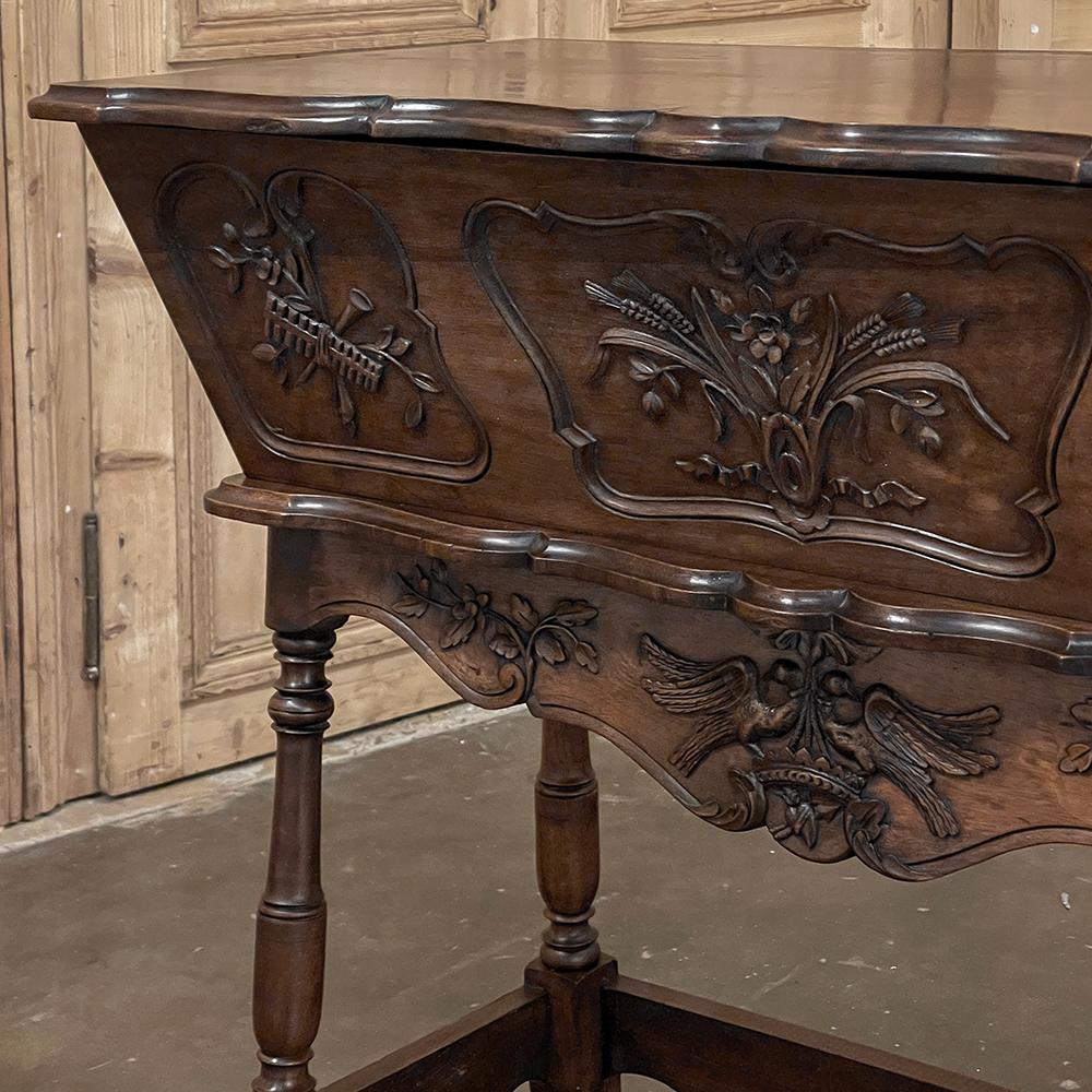 19th Century Country French Walnut Petrin ~ Doughbox For Sale 10
