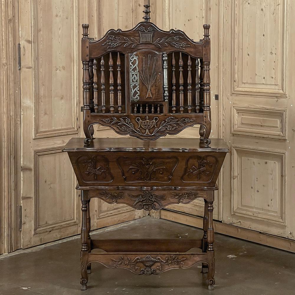 19th Century Country French Walnut Petrin ~ Doughbox For Sale 14