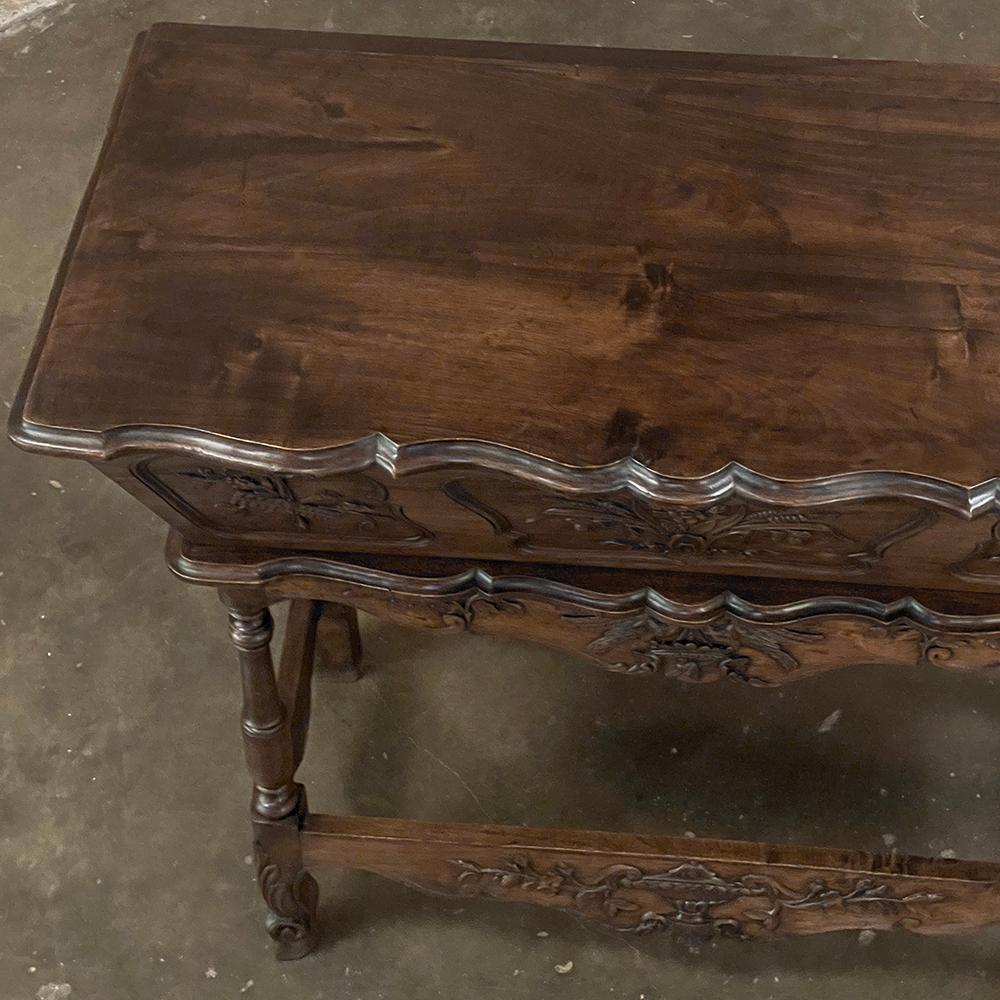 19th Century Country French Walnut Petrin ~ Doughbox In Good Condition For Sale In Dallas, TX