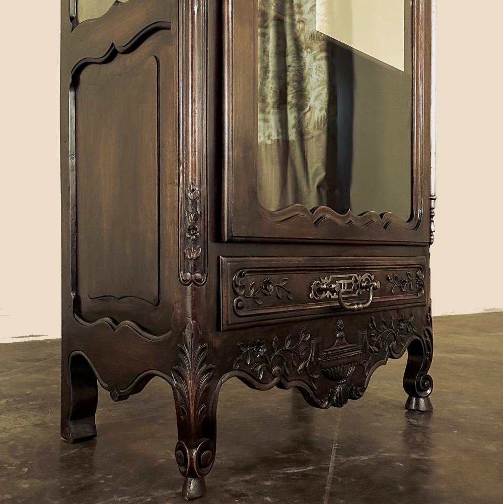 19th Century Country French Walnut Vitrine For Sale 8