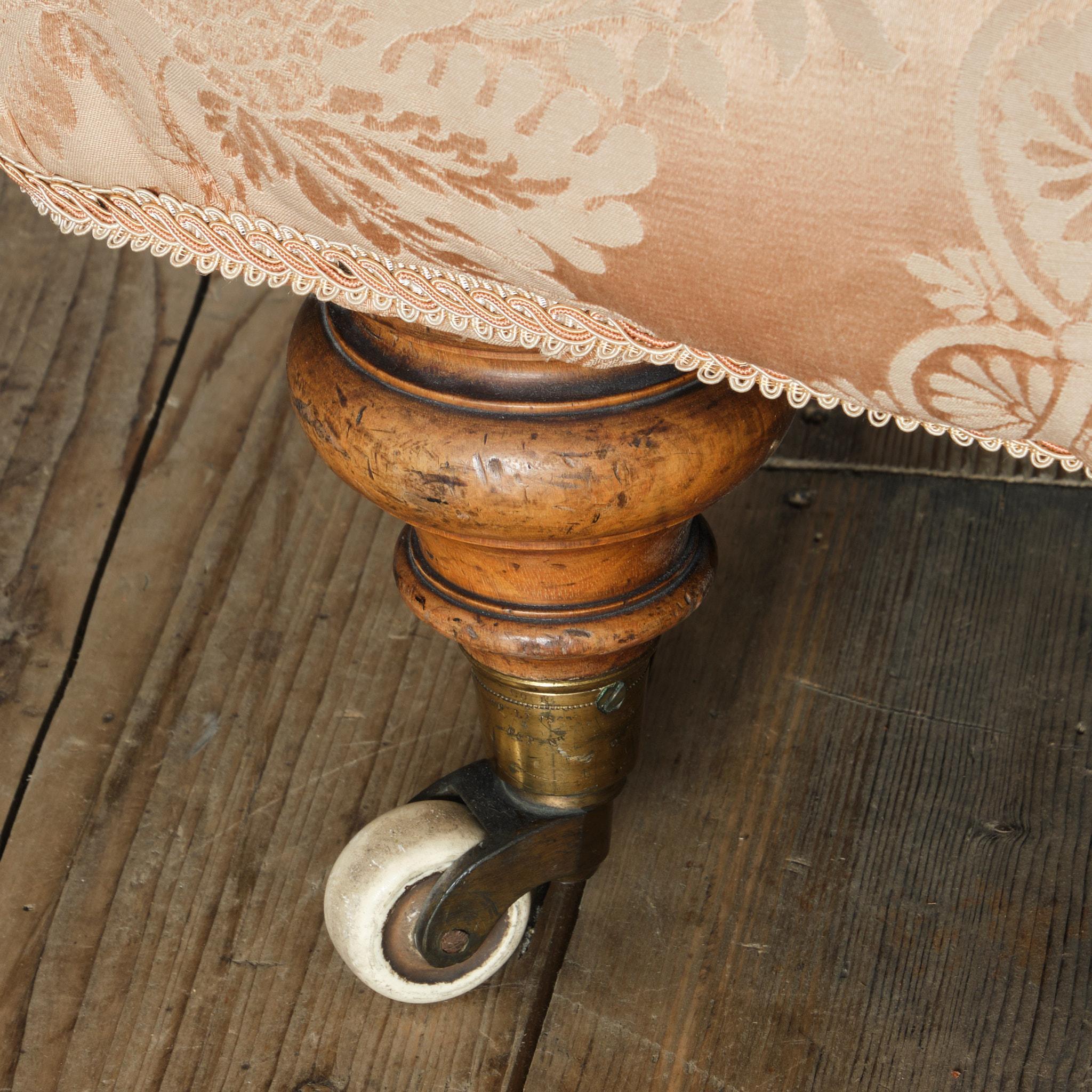 19th Century Country House Chaise Longue For Sale 3