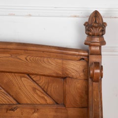 Banc en orme de la maison de campagne du 19e siècle