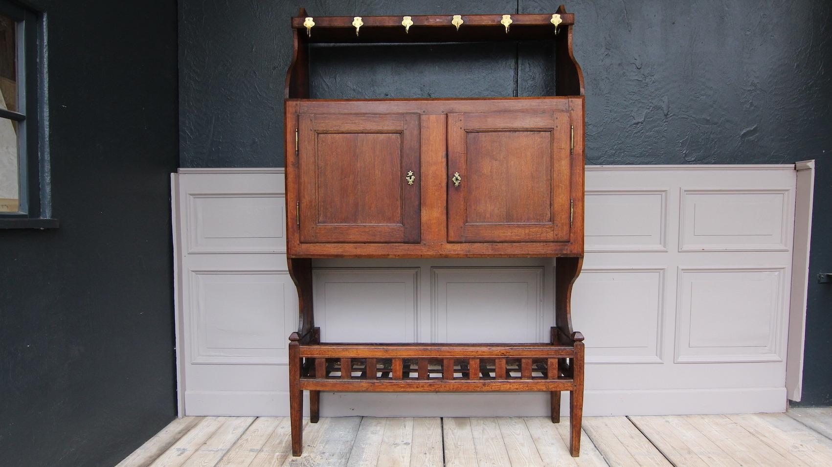 19th Century Country House Pantry Cupboard Made of Oak 12