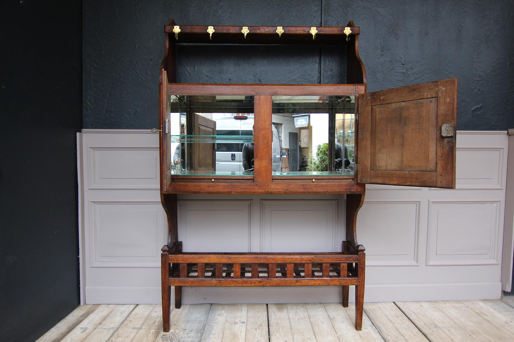 19th Century Country House Pantry Cupboard Made of Oak 13