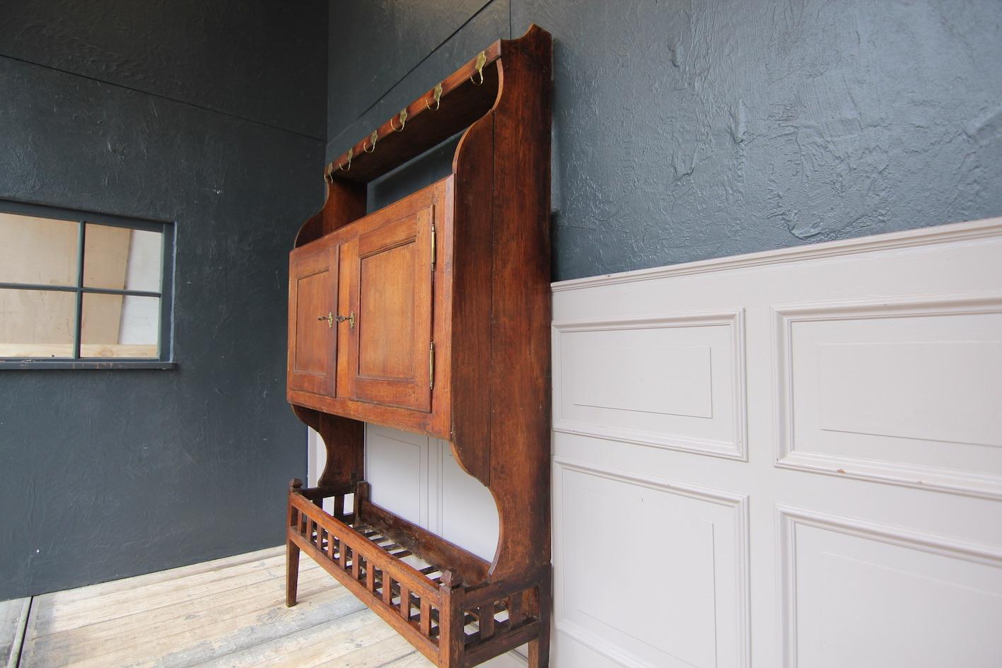 19th Century Country House Pantry Cupboard Made of Oak 2