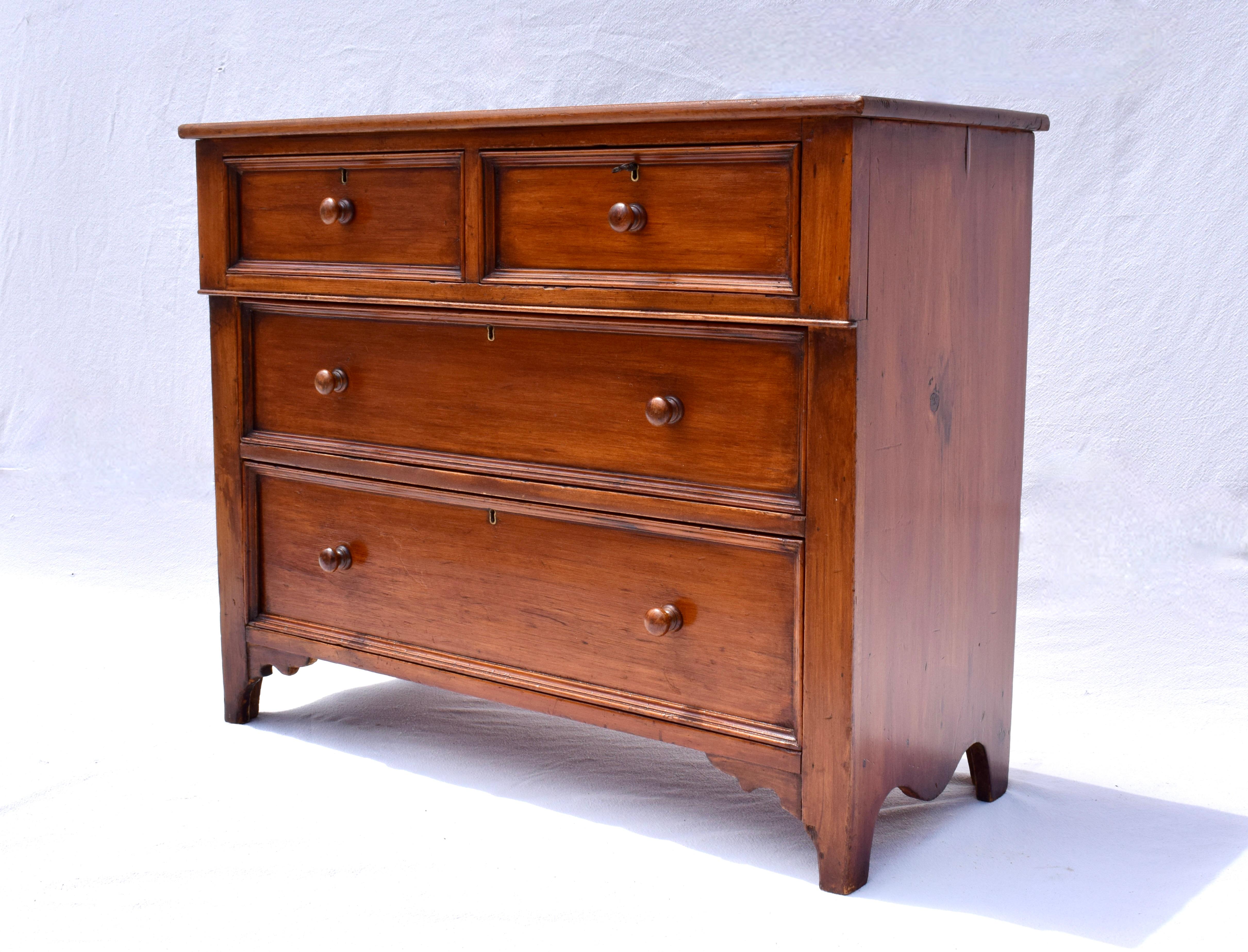 19th Century Country Pine Chest of Drawers In Excellent Condition In Southampton, NJ