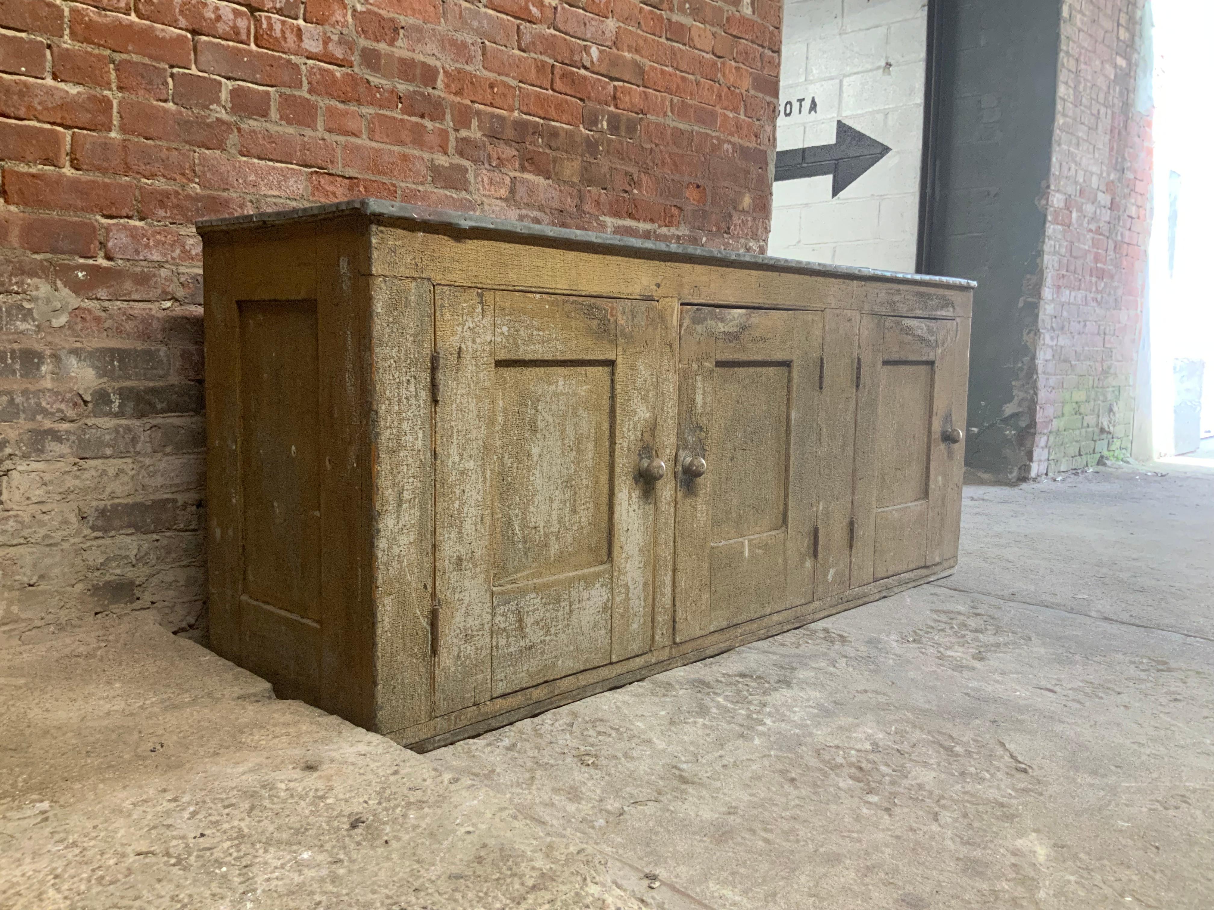 19th Century Country Zinc Top Dry Sink In Distressed Condition In Garnerville, NY