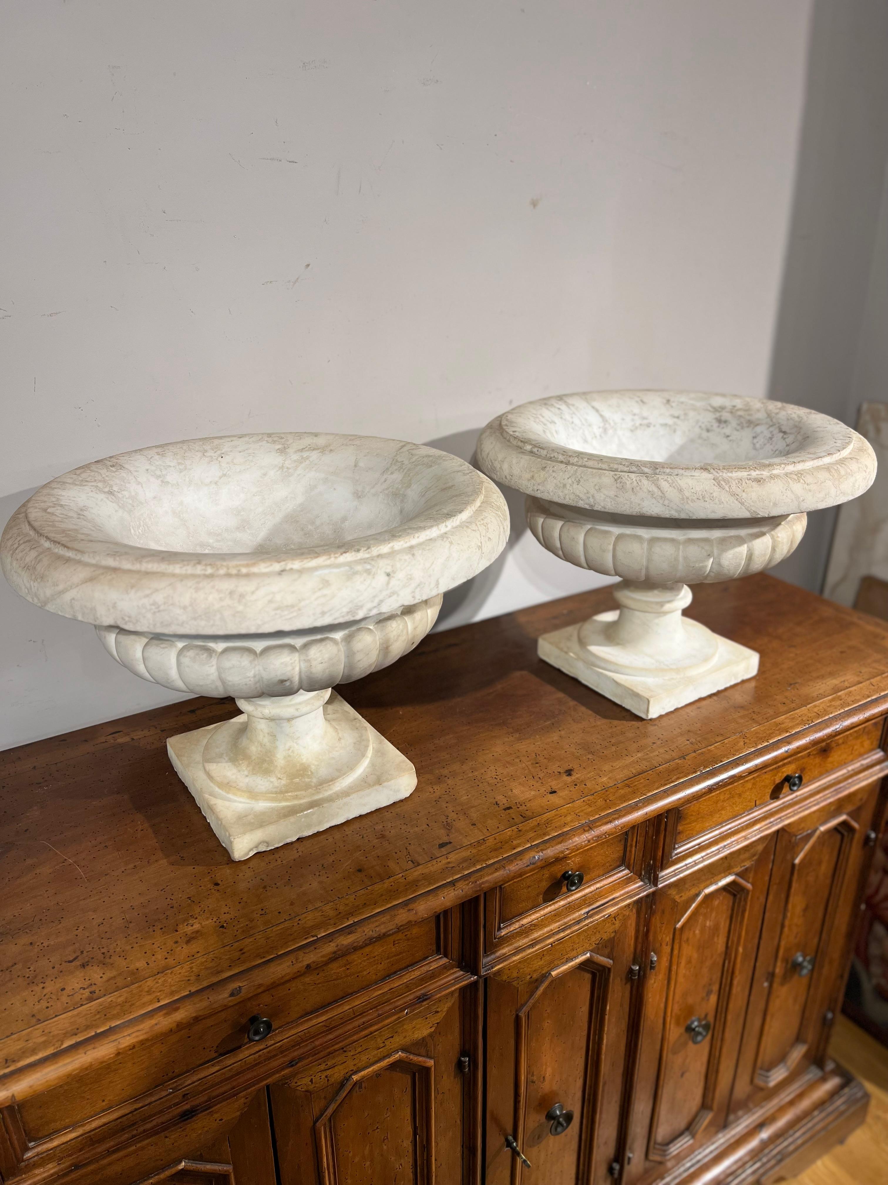 18th Century and Earlier 19th Century Couple of Carrara Marble Basins For Sale