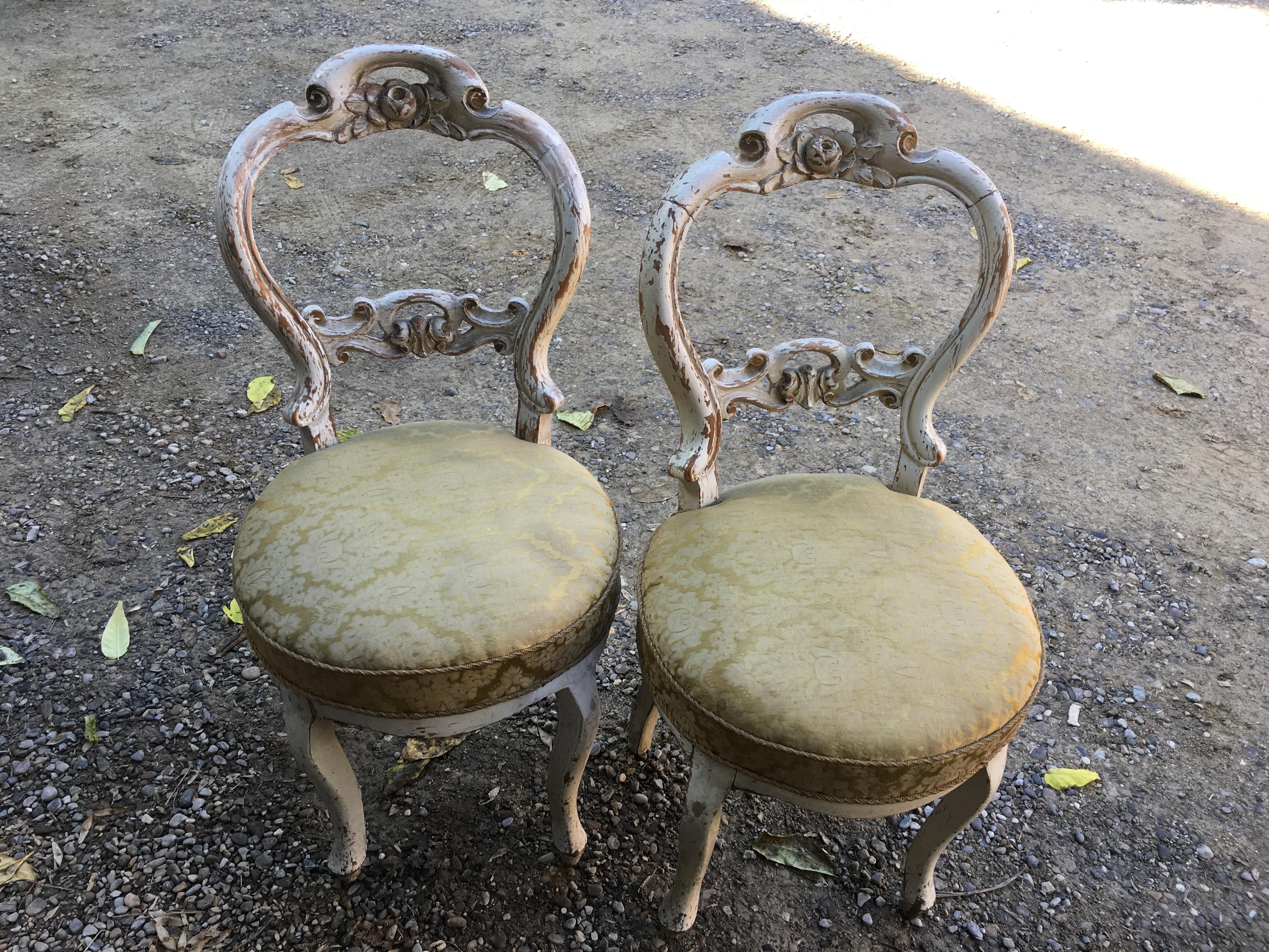 19th Century Couple of French Carved Wood Little Armchairs with Original Fabric In Good Condition In Florence, IT