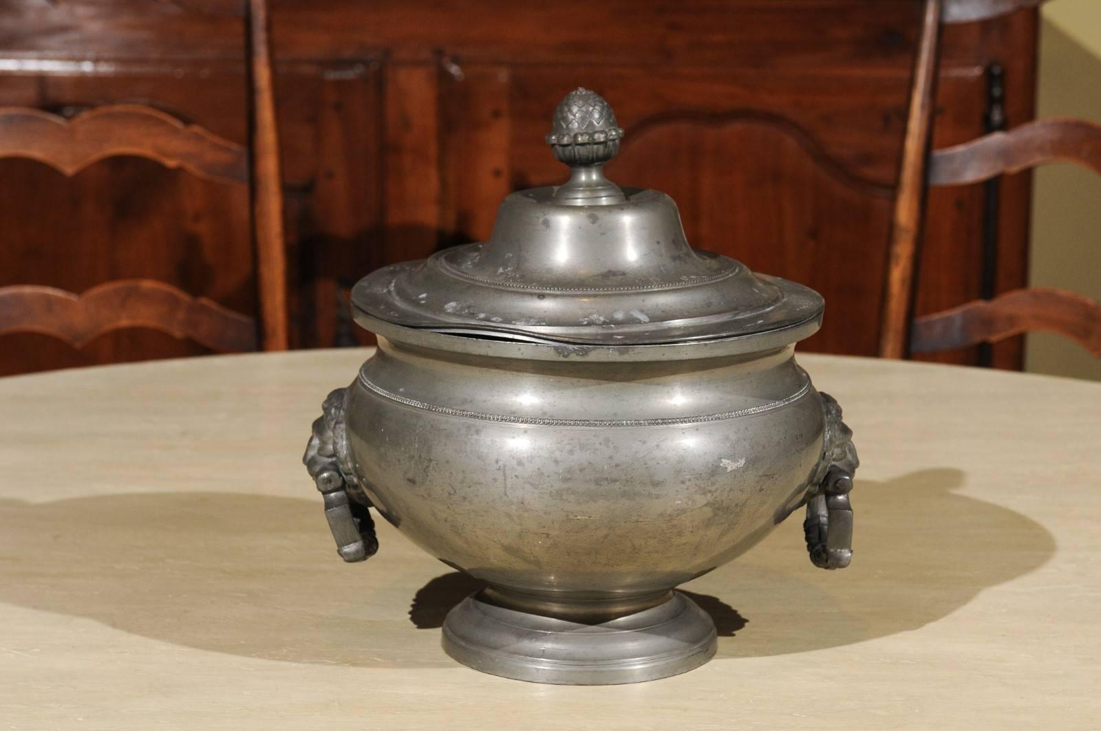 19th century covered Pewter Tureen, circa 1820
A very nice pewter Tureen with handsome lion heads at the handles and an acorn adornment for the lid. This tureen was bought in Brussels from our favourite pewter dealer.