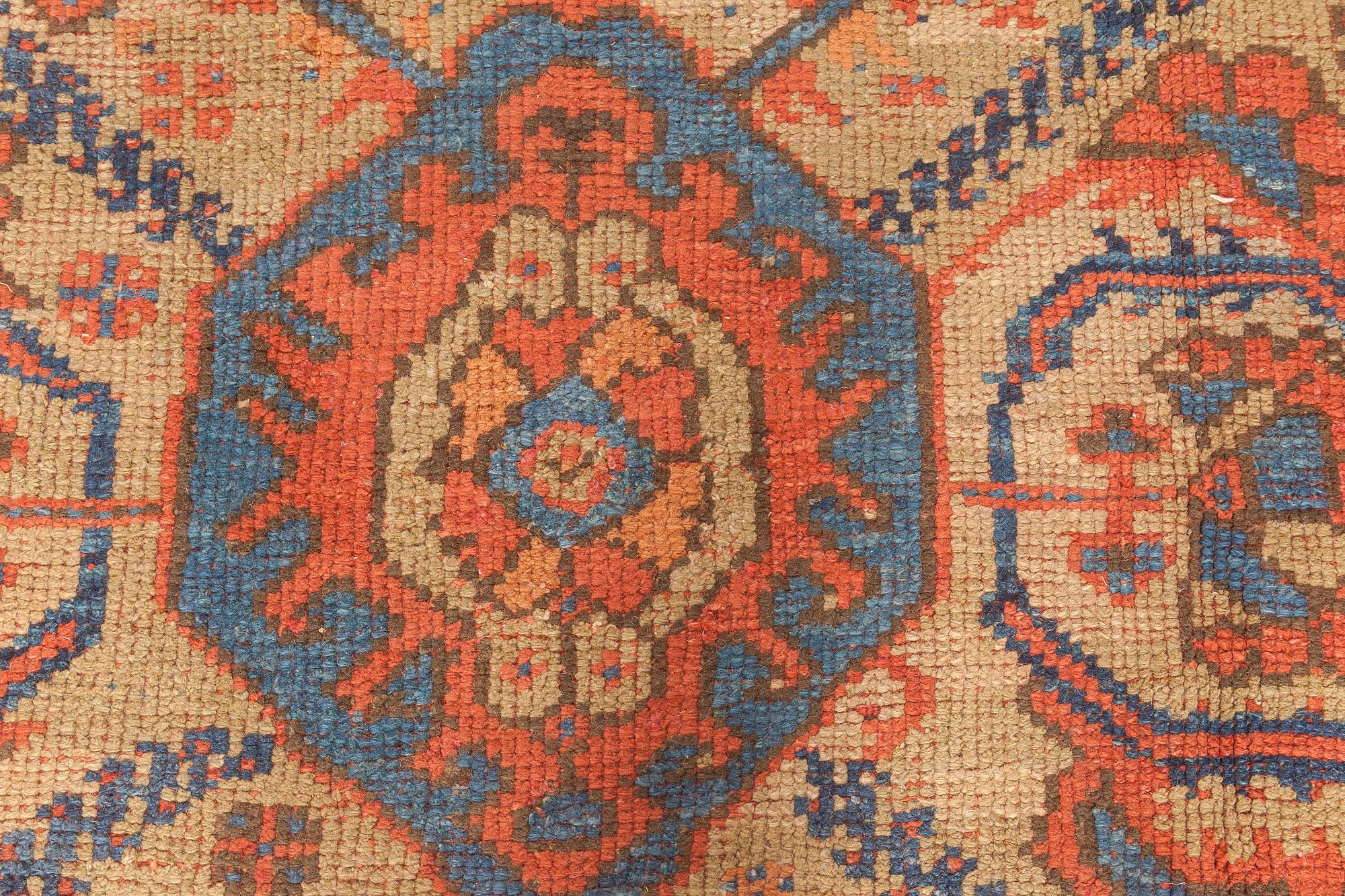 19th century crab design handwoven wool carpet
Size: 14'4