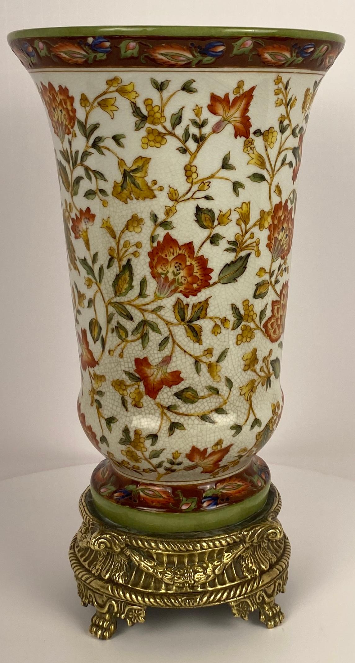 Vaso in porcellana screpolata del XIX secolo montato su bronzo, datato 1896 in vendita 4