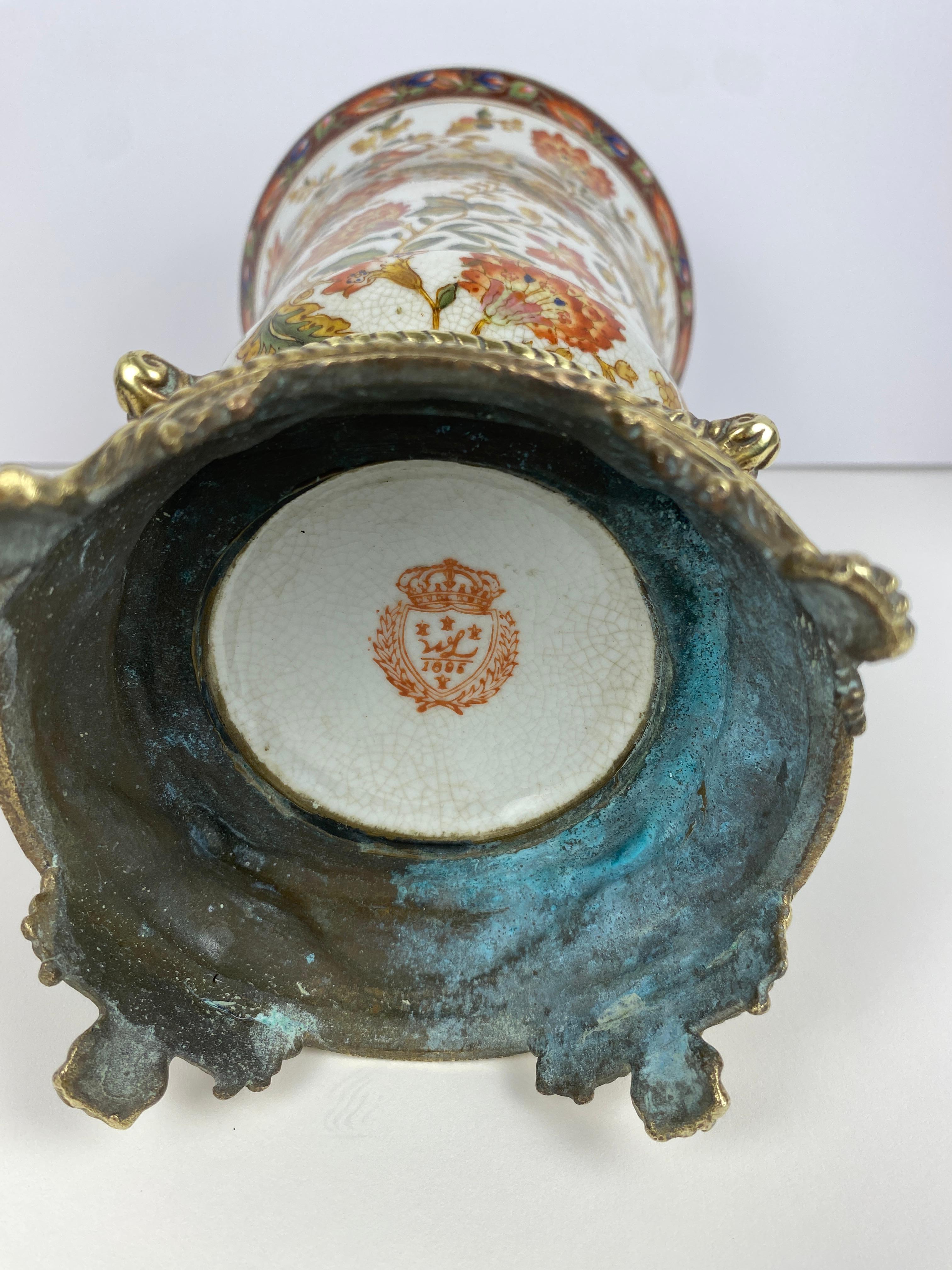 Luigi XVI Vaso in porcellana screpolata del XIX secolo montato su bronzo, datato 1896 in vendita