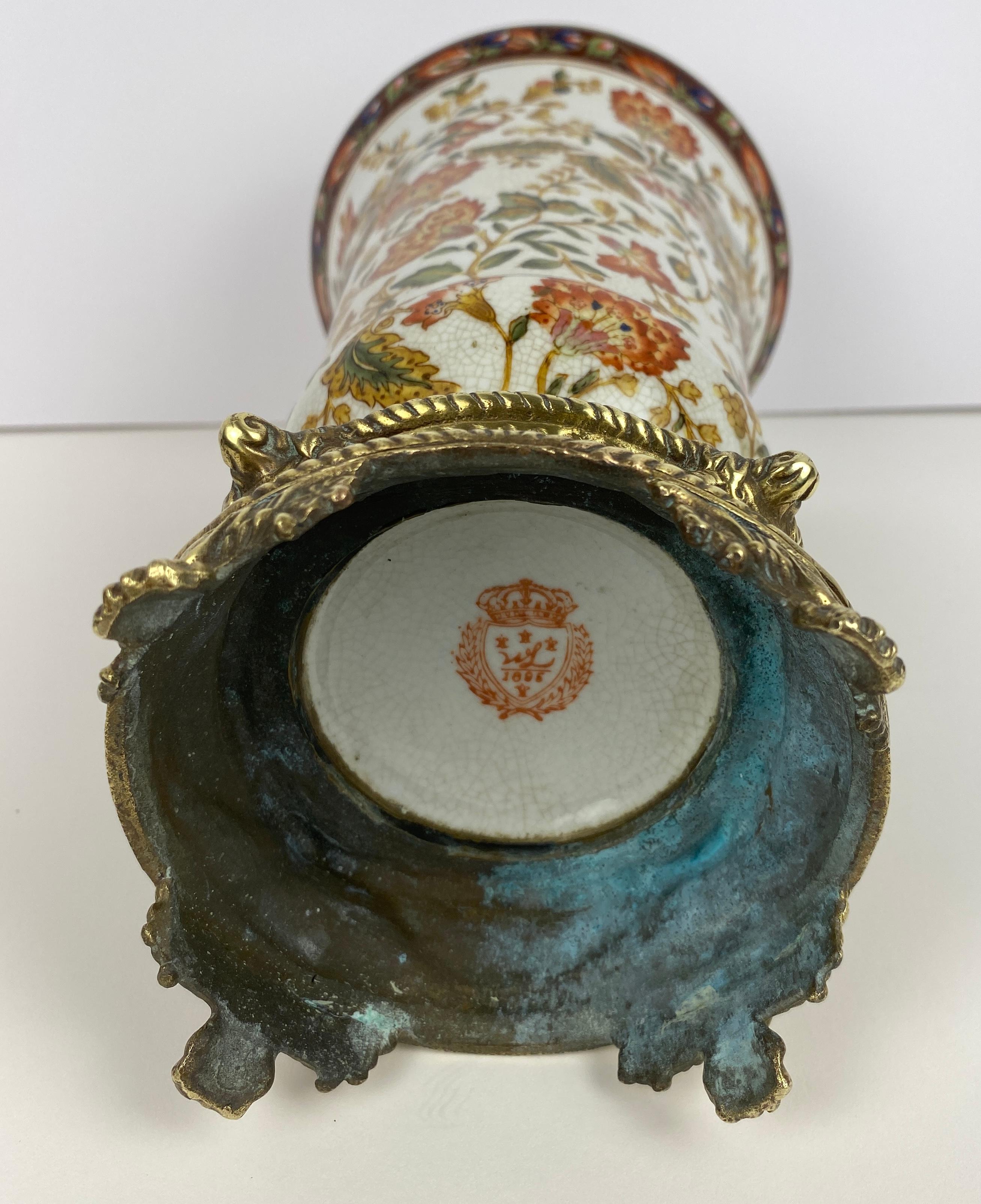 Vaso in porcellana screpolata del XIX secolo montato su bronzo, datato 1896 In condizioni buone in vendita a Miami, FL