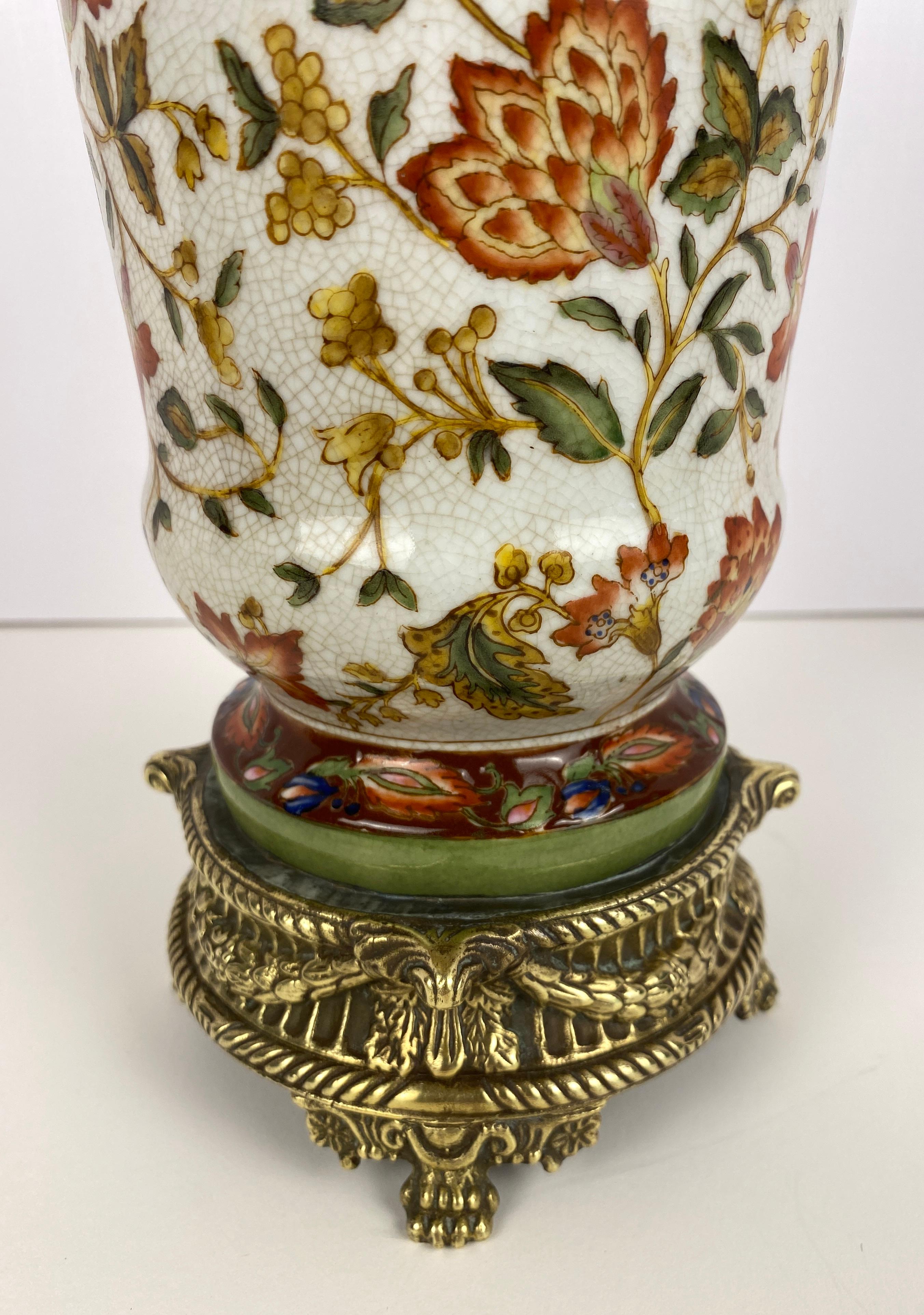 XX secolo Vaso in porcellana screpolata del XIX secolo montato su bronzo, datato 1896 in vendita