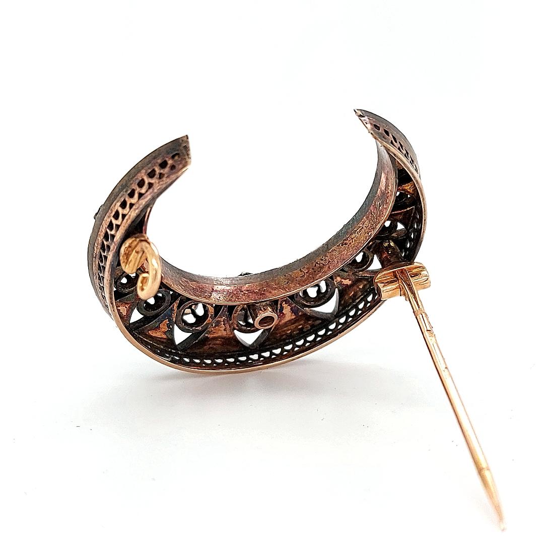 18kt Gold and Silver Moon Brooch with Rose Cut Diamonds 19th Century Crescent For Sale 4