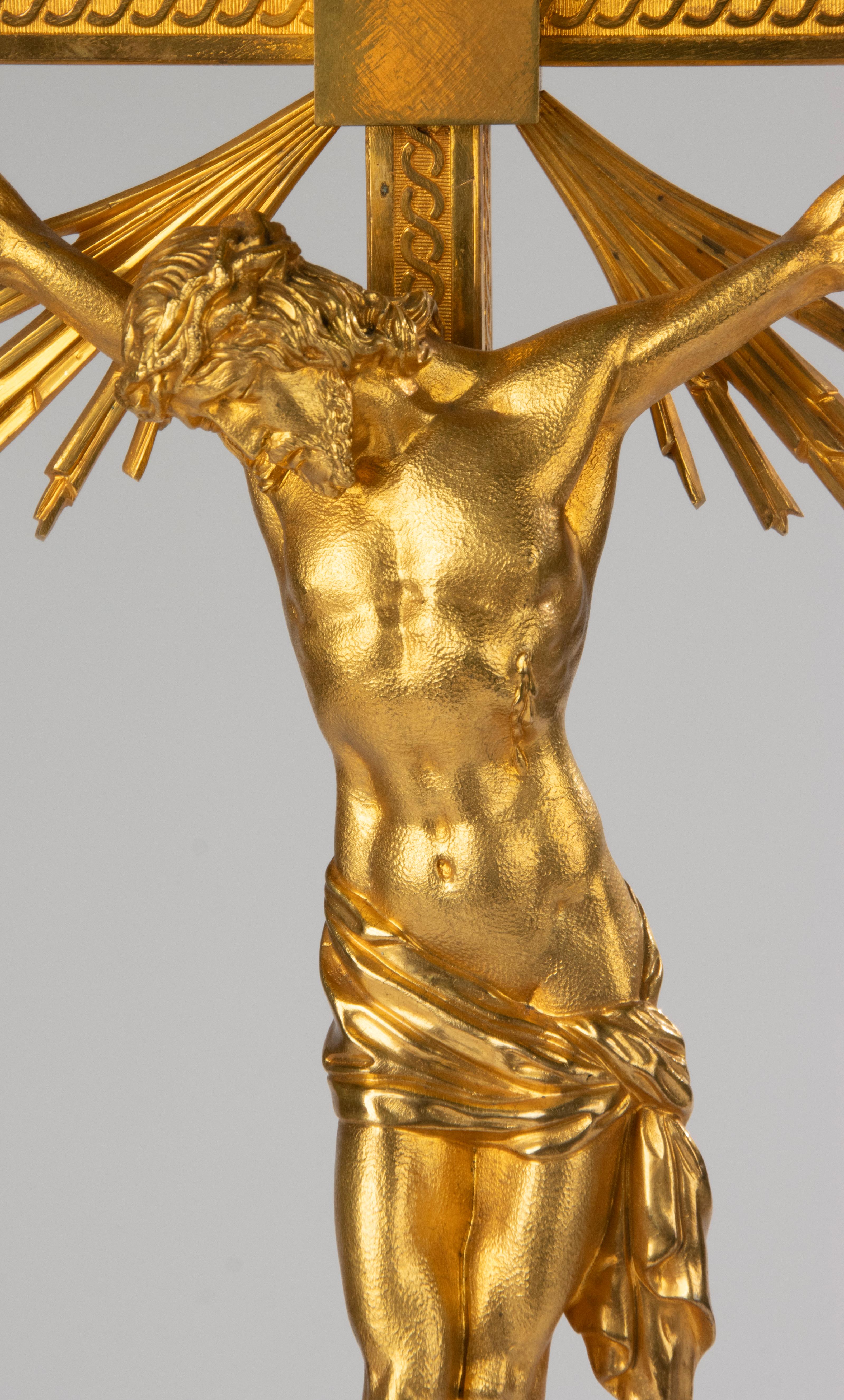 Fait main 19th Century Crucifix - Gilt Bronze - Napoleon III - Serpent & Sunburst Details en vente