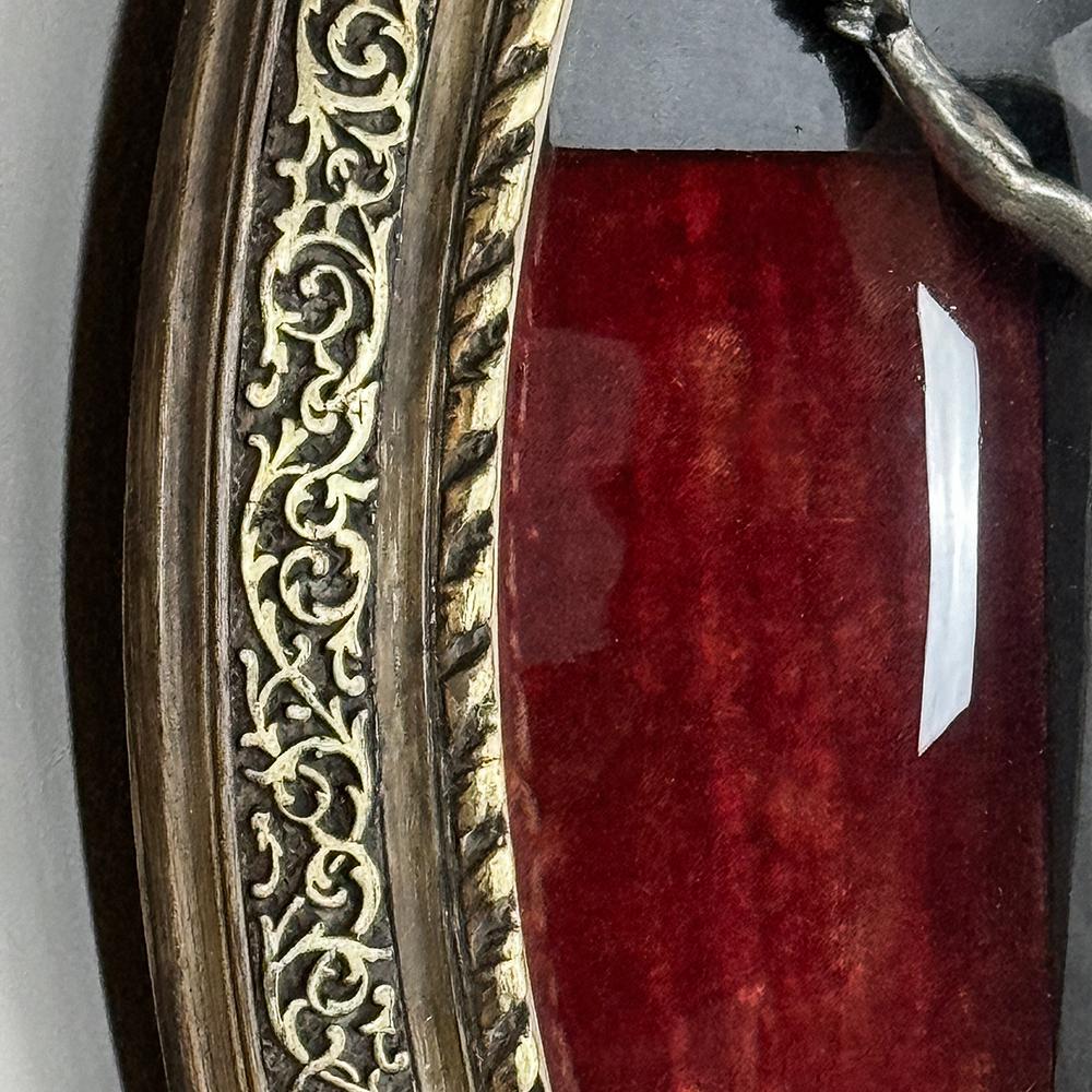 19th Century Crucifix in Oval Giltwood Frame with Glass 2