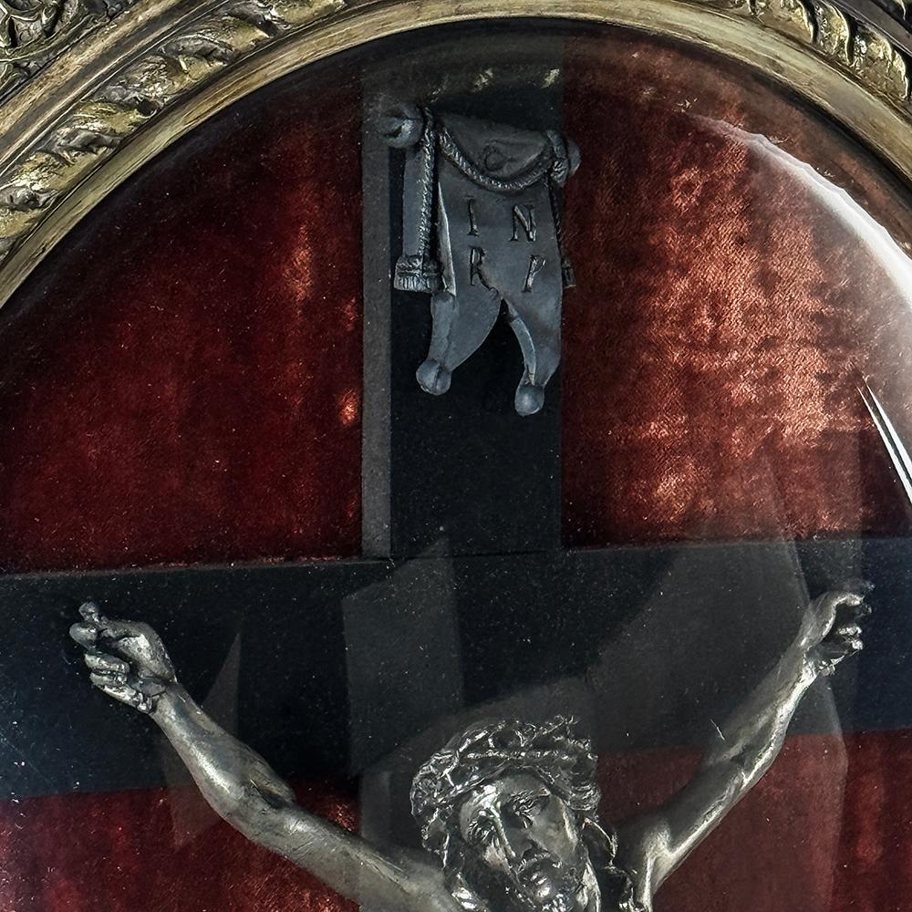 19th Century Crucifix in Oval Giltwood Frame with Glass 3