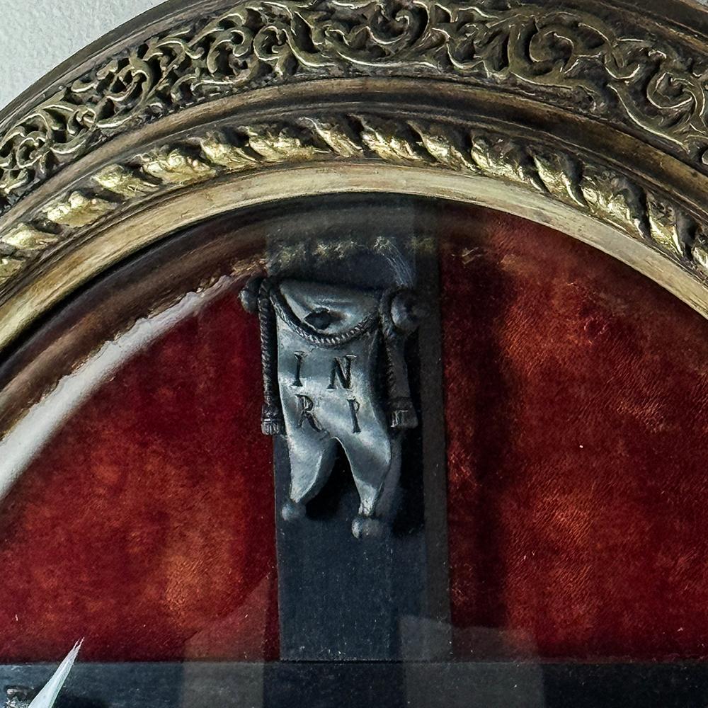 19th Century Crucifix in Oval Giltwood Frame with Glass 5
