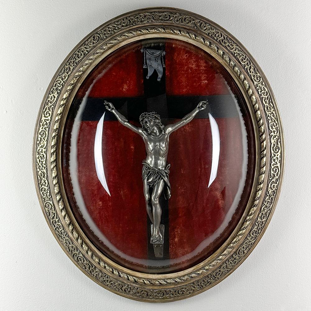 French 19th Century Crucifix in Oval Giltwood Frame with Glass