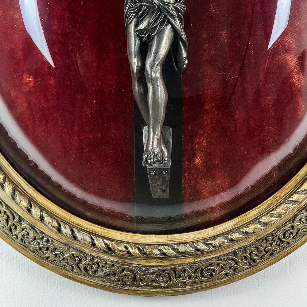 19th Century Crucifix in Oval Giltwood Frame with Glass 1