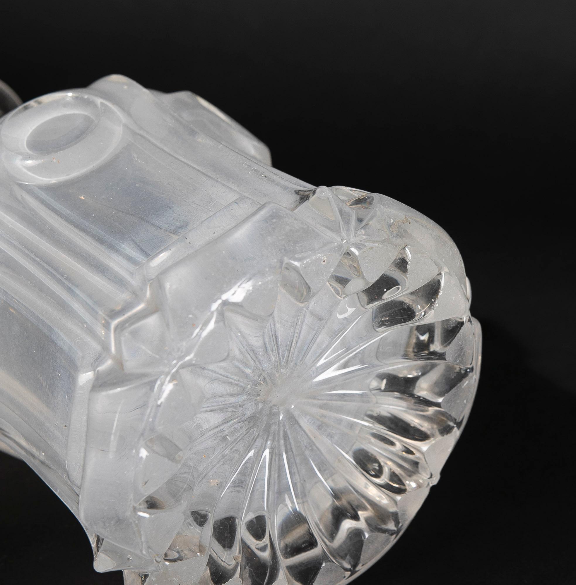 19ème siècle  Bouteille d'apothicaire en cristal avec bouchon en vente 4