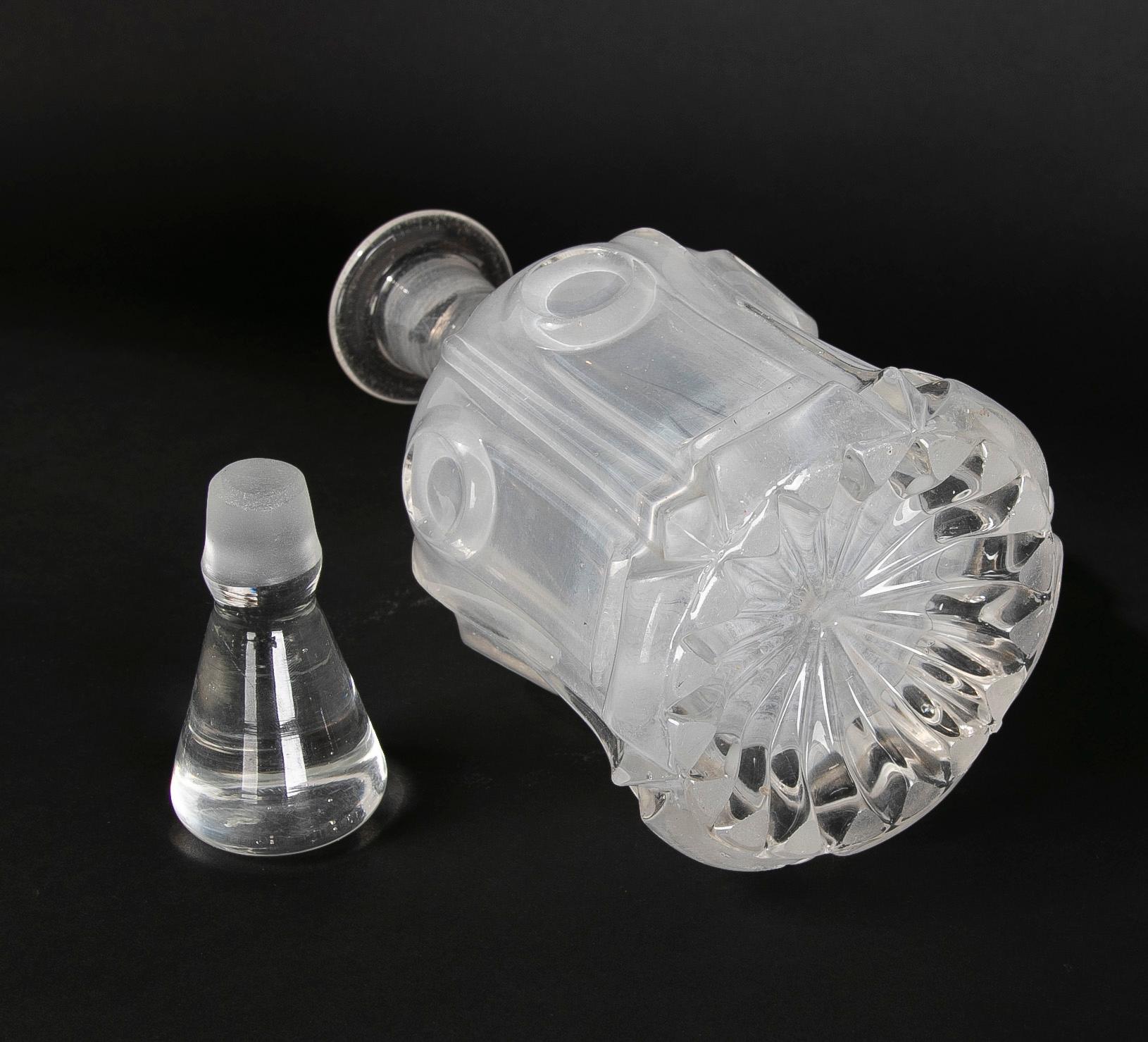 19ème siècle  Bouteille d'apothicaire en cristal avec bouchon en vente 3