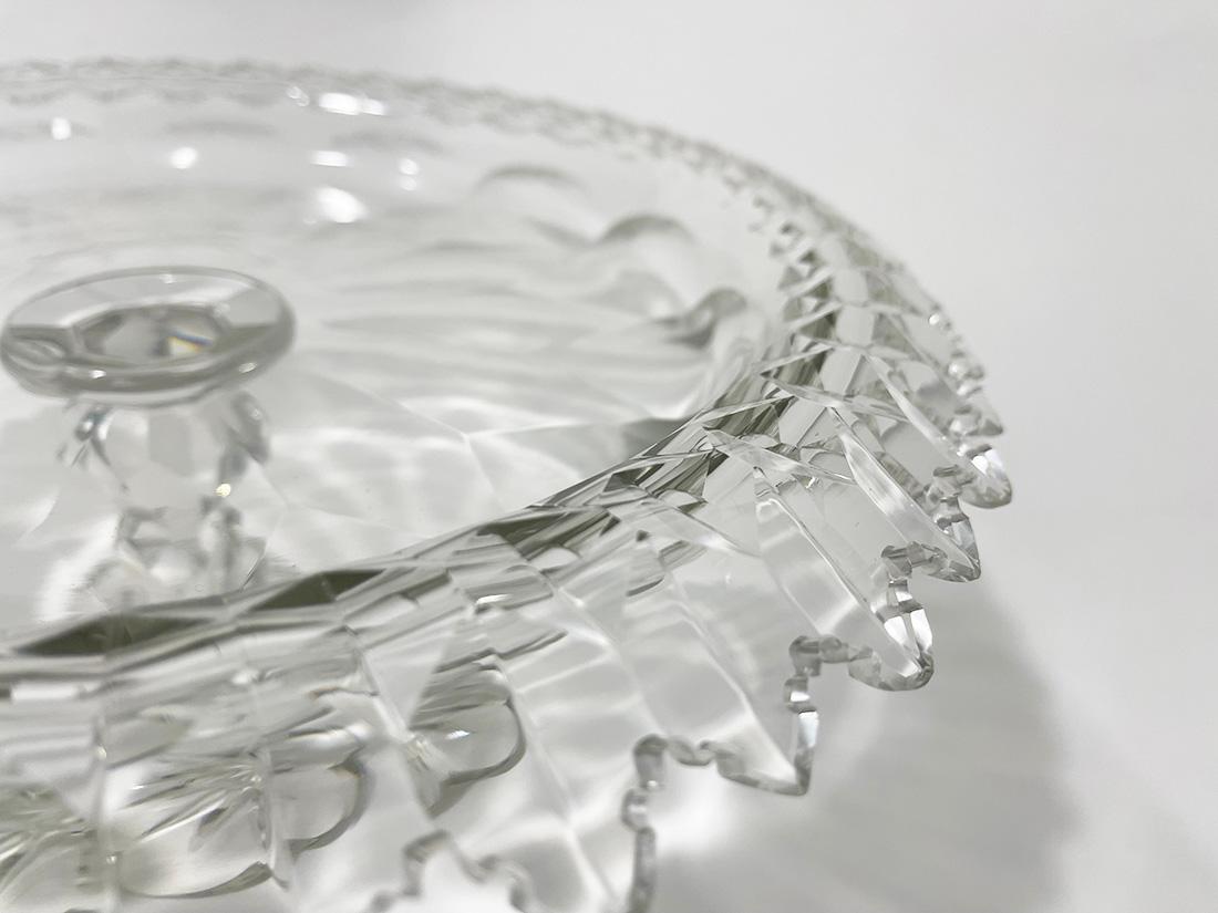 Cristal Coupe à pied en cristal du 19e siècle en vente