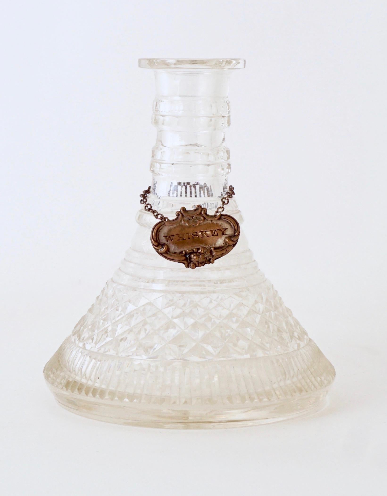 Victorien tardif Paire de carafes de bateau en verre de cristal du 19ème siècle, pour le whisky et le Gin en vente