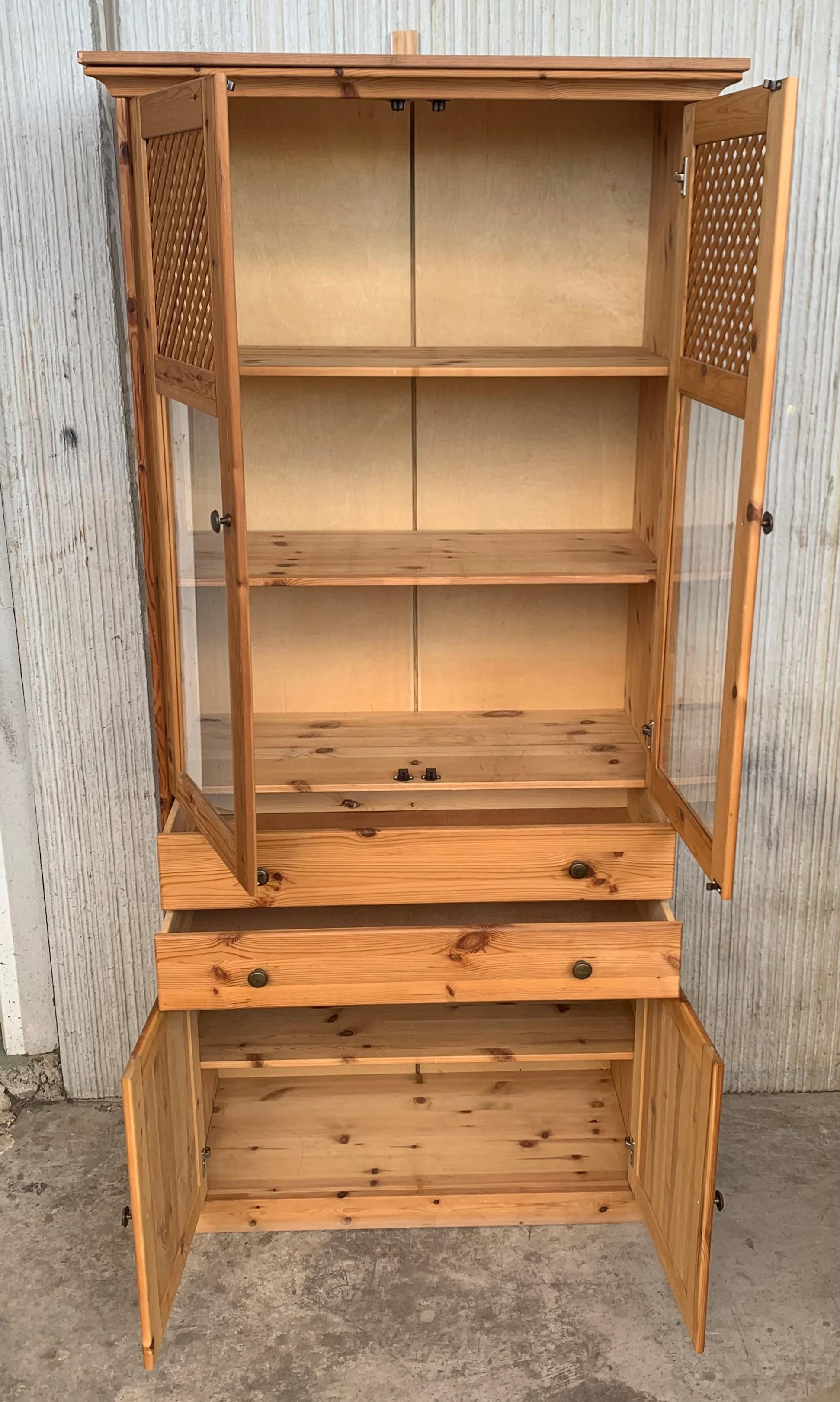 19th Century Cupboard or Cabinet, Walnut, Castillian Influence, Spain, Restored In Good Condition For Sale In Miami, FL