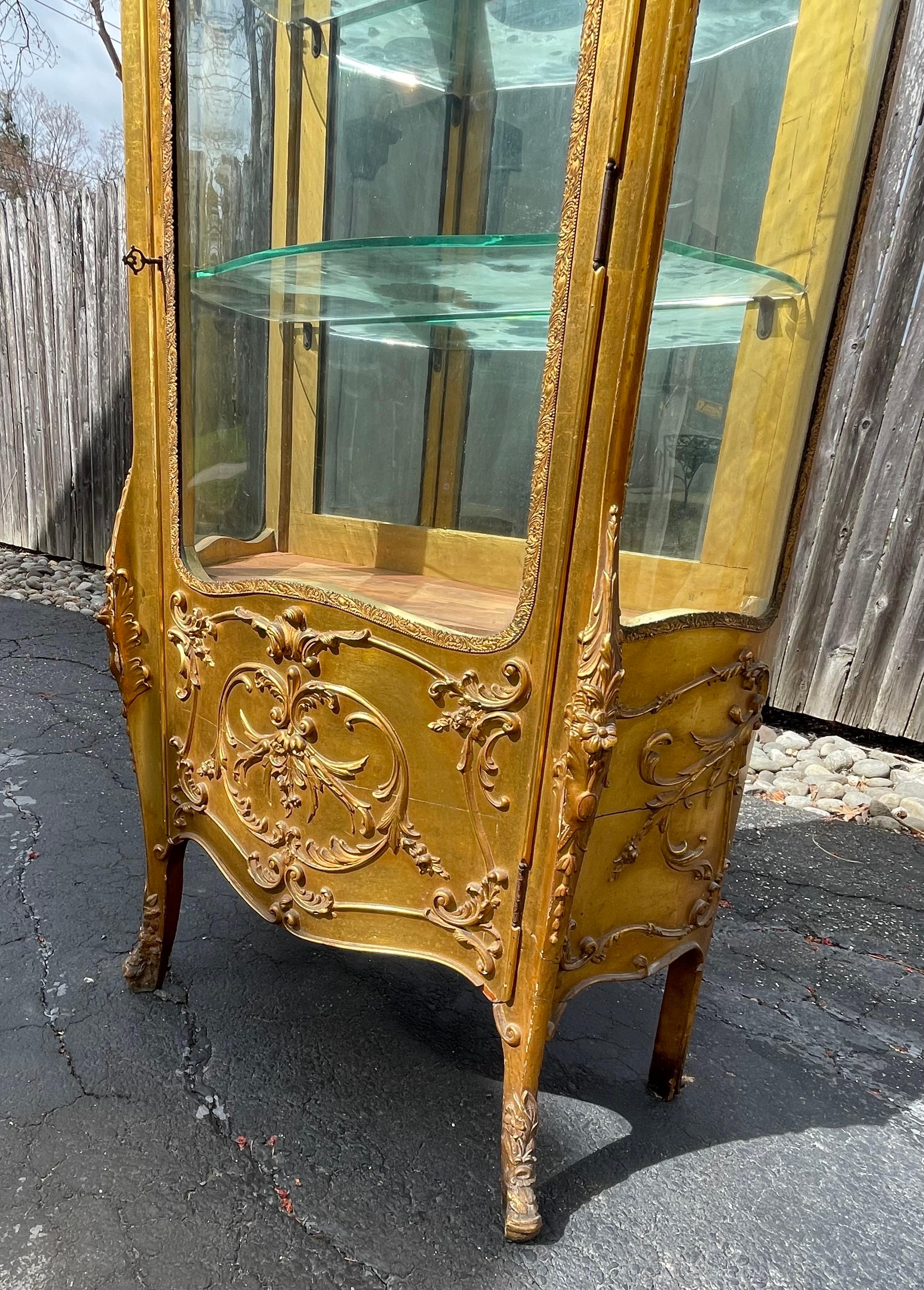 19th Century Curved Glass Ornate Gold Vitrine, France For Sale 2
