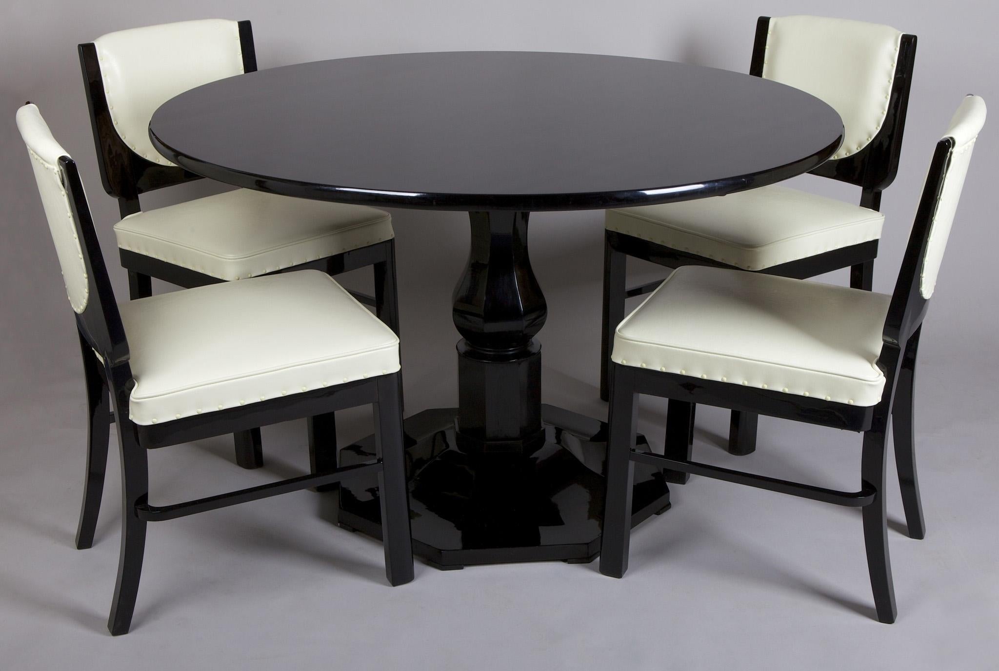 Shipping to any US port only for $290 USD

Biedermeier black round table
Completely restored. 
Black lacquer.
Source: Czech republic
Period: 1820-1829.

We guarantee safe a the cheapest air transport from Europe to the whole world within 7 days.
We