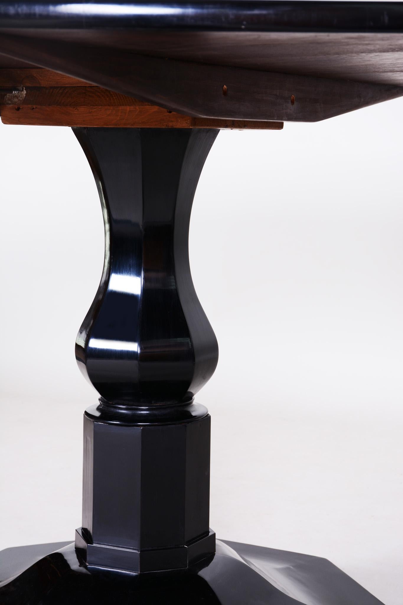 Early 19th Century Restored 19th Century Czech Biedermeier Black Ebonized Round Table, 1820s