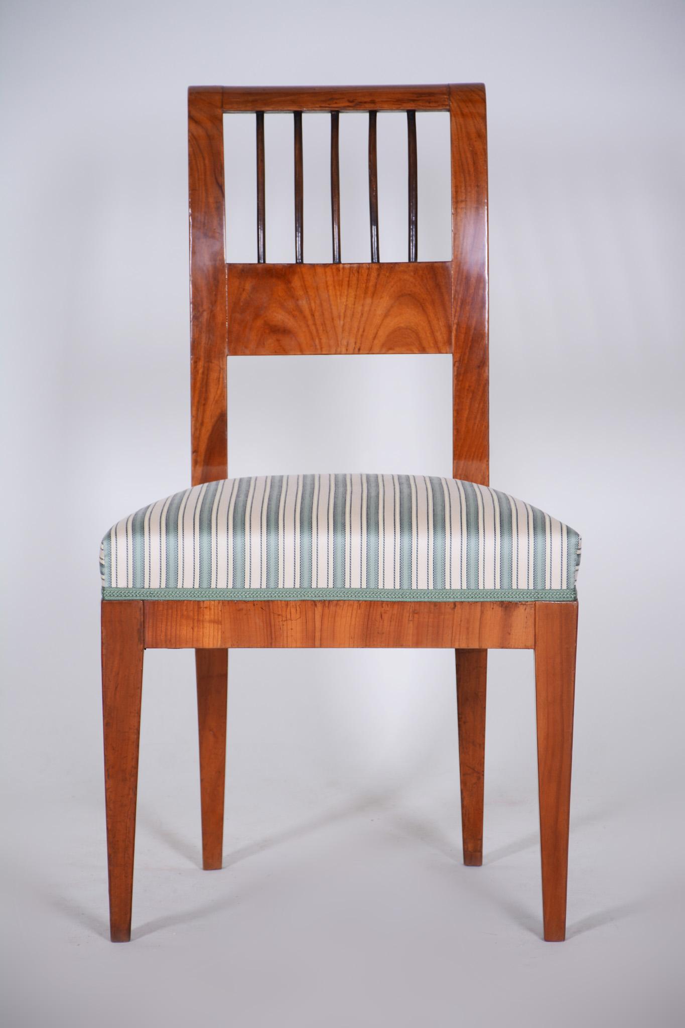 Biedermeier chair
Completely restored, new fabric and upholstery included.
Source: Czechia (Bohemia)
Material: Cherry tree
Period: 1820-1829
Shellac-polish.

We guarantee safe a the cheapest air transport from Europe to the whole world within 7